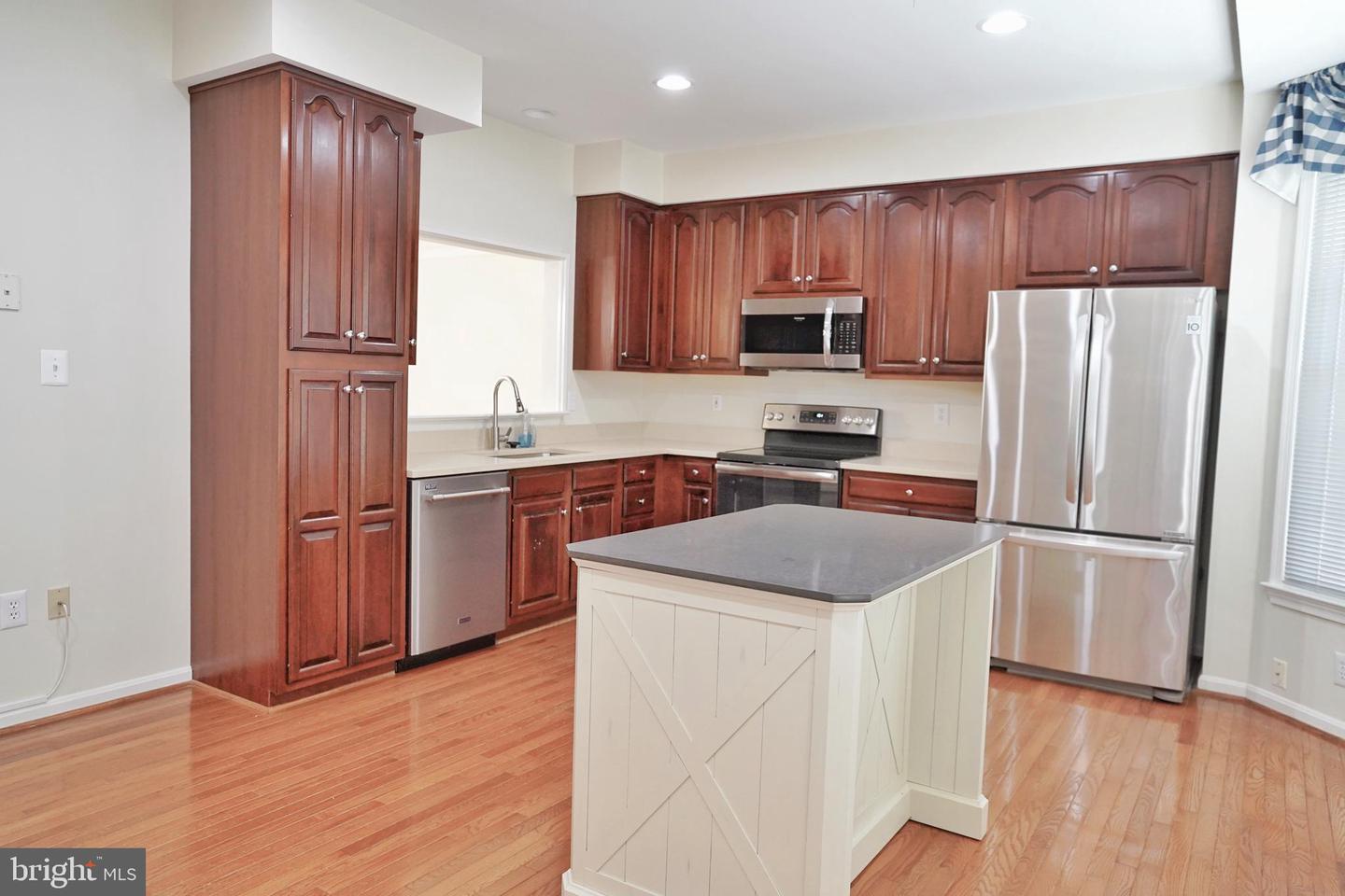 8024 READINGTON CT, SPRINGFIELD, Virginia 22152, 3 Bedrooms Bedrooms, 7 Rooms Rooms,2 BathroomsBathrooms,Residential,For sale,8024 READINGTON CT,VAFX2263496 MLS # VAFX2263496