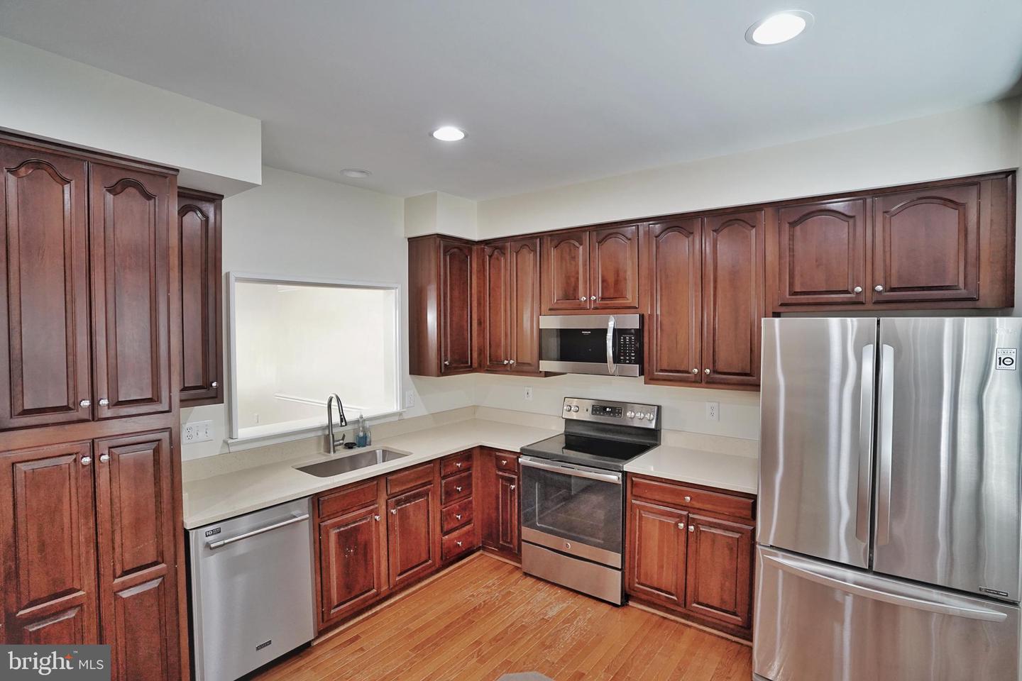 8024 READINGTON CT, SPRINGFIELD, Virginia 22152, 3 Bedrooms Bedrooms, 7 Rooms Rooms,2 BathroomsBathrooms,Residential,For sale,8024 READINGTON CT,VAFX2263496 MLS # VAFX2263496