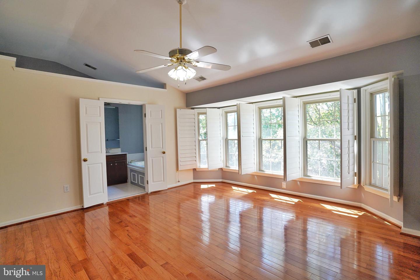 8024 READINGTON CT, SPRINGFIELD, Virginia 22152, 3 Bedrooms Bedrooms, 7 Rooms Rooms,2 BathroomsBathrooms,Residential,For sale,8024 READINGTON CT,VAFX2263496 MLS # VAFX2263496