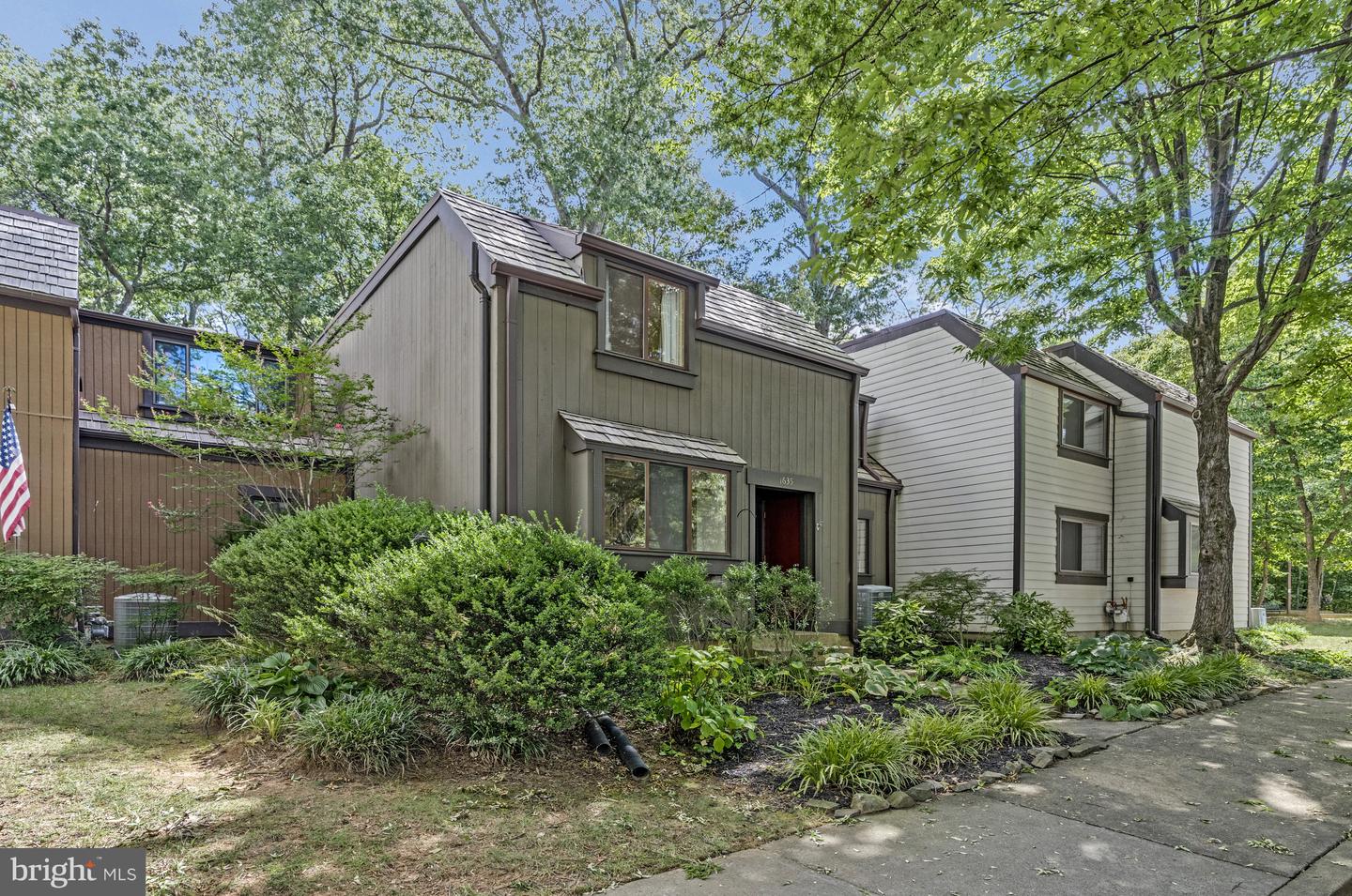 1635 BENTANA WAY, RESTON, Virginia 20190, 3 Bedrooms Bedrooms, ,2 BathroomsBathrooms,Residential,For sale,1635 BENTANA WAY,VAFX2263532 MLS # VAFX2263532
