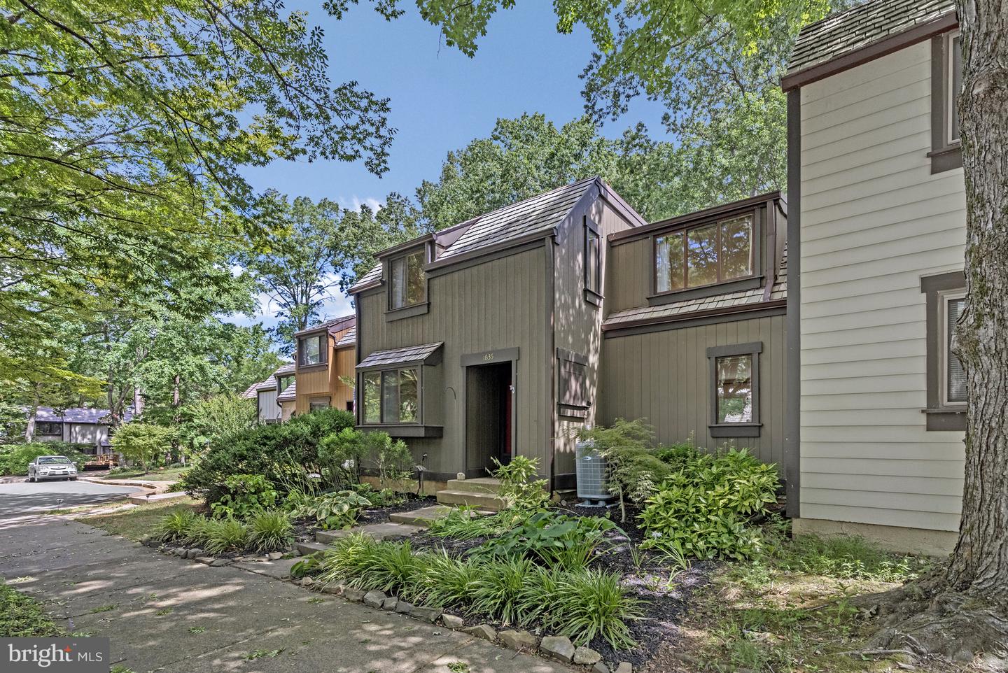 1635 BENTANA WAY, RESTON, Virginia 20190, 3 Bedrooms Bedrooms, ,2 BathroomsBathrooms,Residential,For sale,1635 BENTANA WAY,VAFX2263532 MLS # VAFX2263532