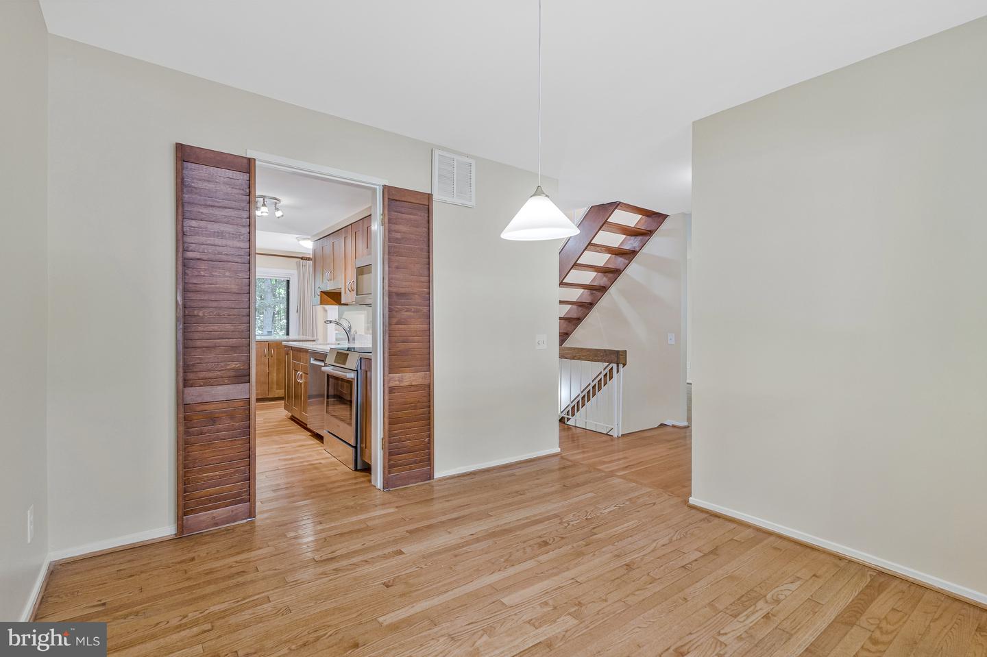 1635 BENTANA WAY, RESTON, Virginia 20190, 3 Bedrooms Bedrooms, ,2 BathroomsBathrooms,Residential,For sale,1635 BENTANA WAY,VAFX2263532 MLS # VAFX2263532