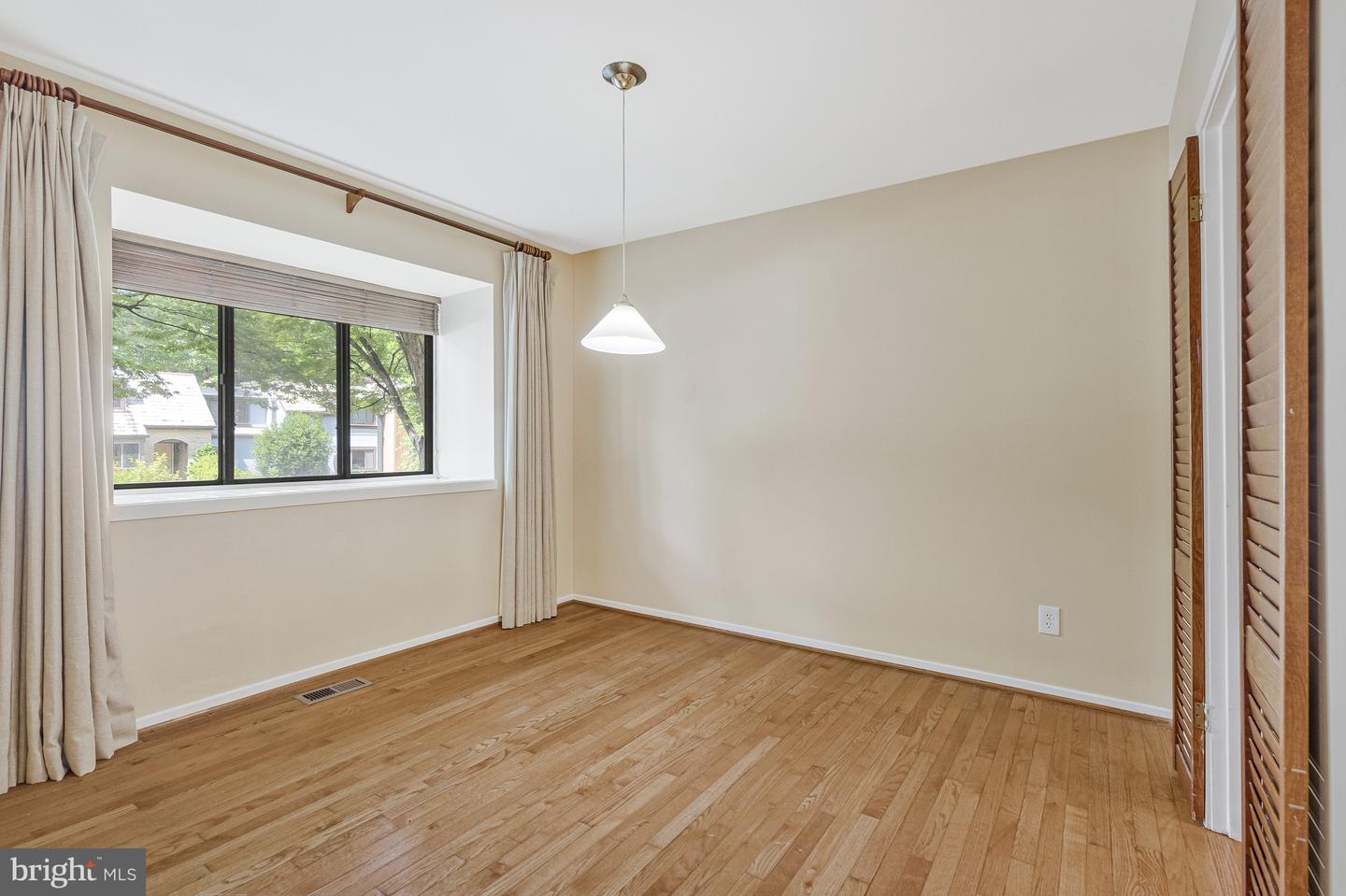 1635 BENTANA WAY, RESTON, Virginia 20190, 3 Bedrooms Bedrooms, ,2 BathroomsBathrooms,Residential,For sale,1635 BENTANA WAY,VAFX2263532 MLS # VAFX2263532