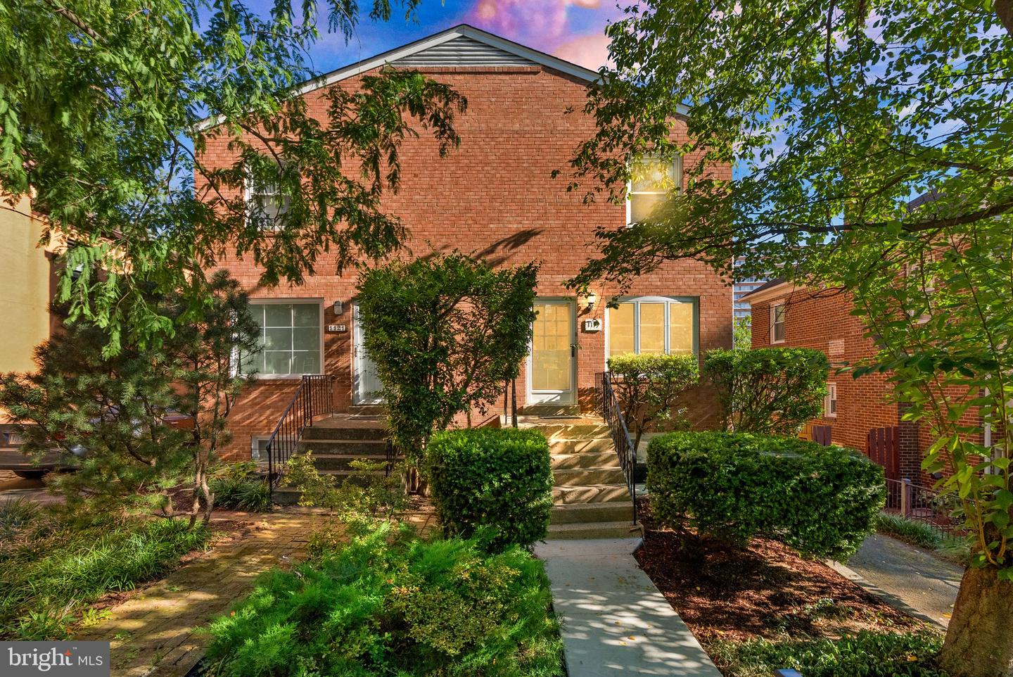 1119 16TH ST S, ARLINGTON, Virginia 22202, 4 Bedrooms Bedrooms, ,2 BathroomsBathrooms,Residential,For sale,1119 16TH ST S,VAAR2062802 MLS # VAAR2062802