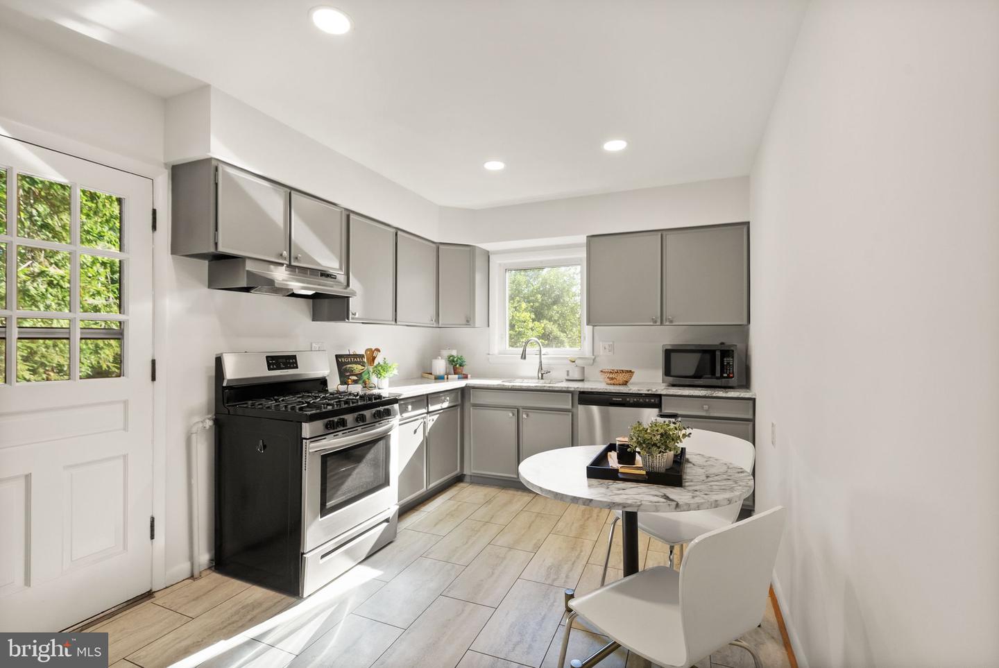 1119 16TH ST S, ARLINGTON, Virginia 22202, 4 Bedrooms Bedrooms, ,2 BathroomsBathrooms,Residential,For sale,1119 16TH ST S,VAAR2062802 MLS # VAAR2062802