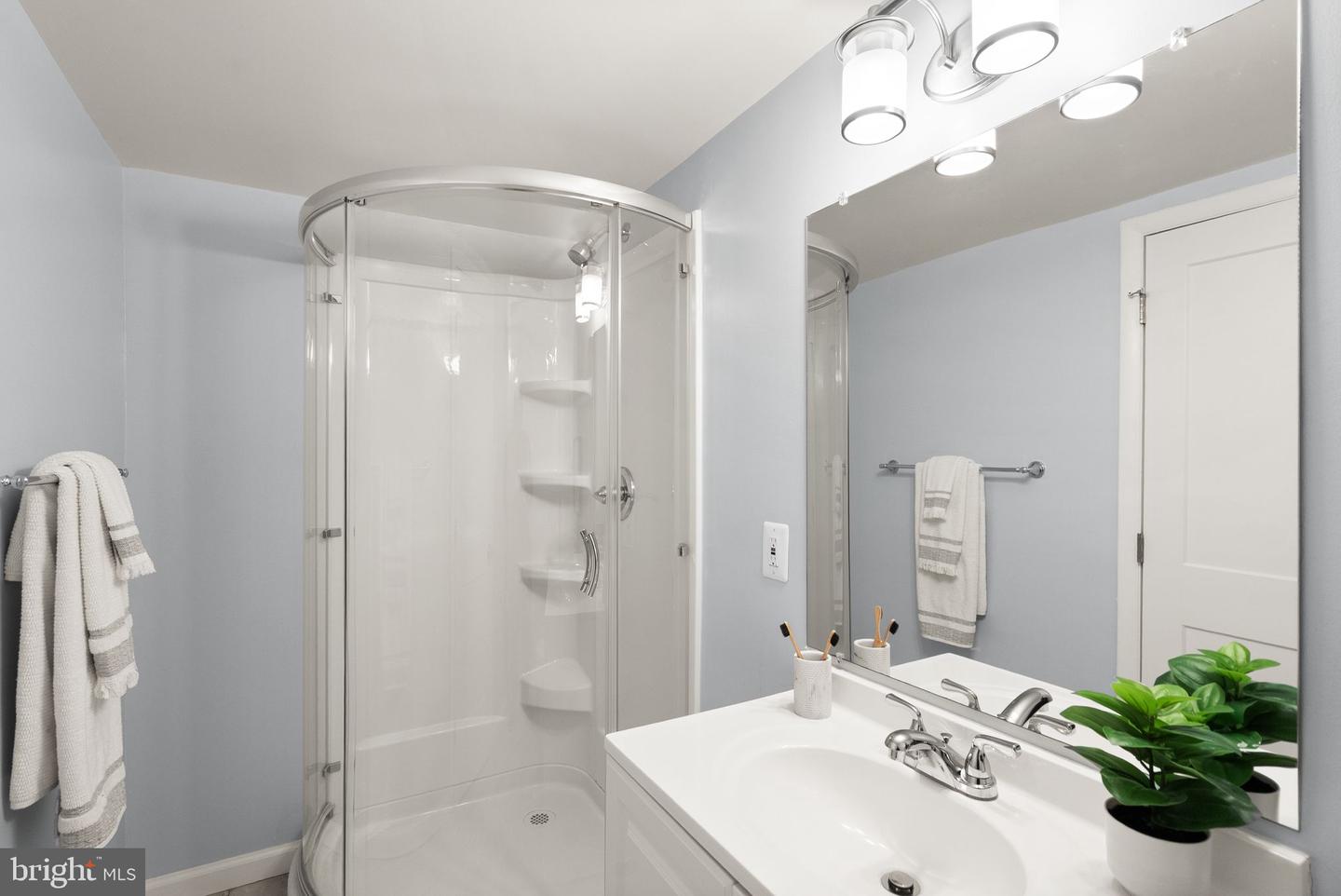 1119 16TH ST S, ARLINGTON, Virginia 22202, 4 Bedrooms Bedrooms, ,2 BathroomsBathrooms,Residential,For sale,1119 16TH ST S,VAAR2062802 MLS # VAAR2062802