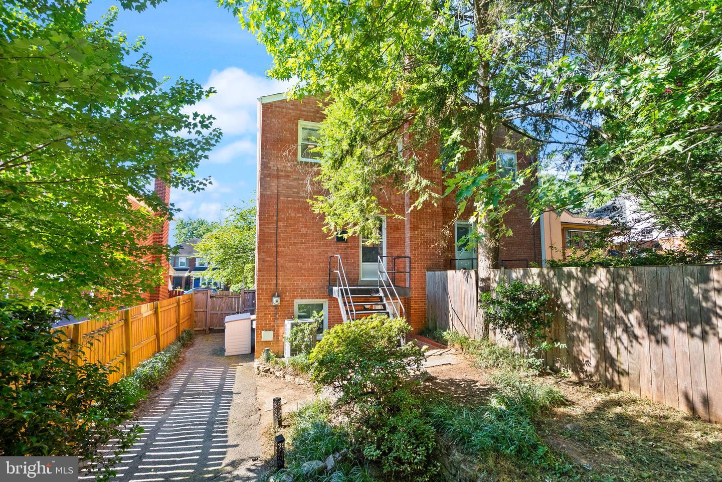 1119 16TH ST S, ARLINGTON, Virginia 22202, 4 Bedrooms Bedrooms, ,2 BathroomsBathrooms,Residential,For sale,1119 16TH ST S,VAAR2062802 MLS # VAAR2062802