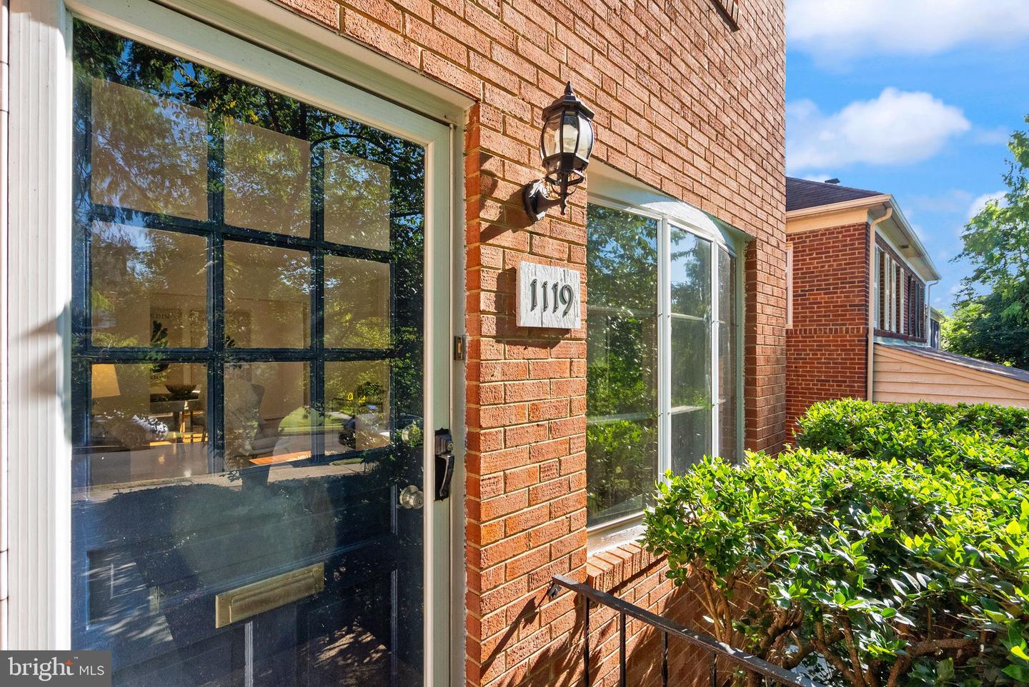 1119 16TH ST S, ARLINGTON, Virginia 22202, 4 Bedrooms Bedrooms, ,2 BathroomsBathrooms,Residential,For sale,1119 16TH ST S,VAAR2062802 MLS # VAAR2062802