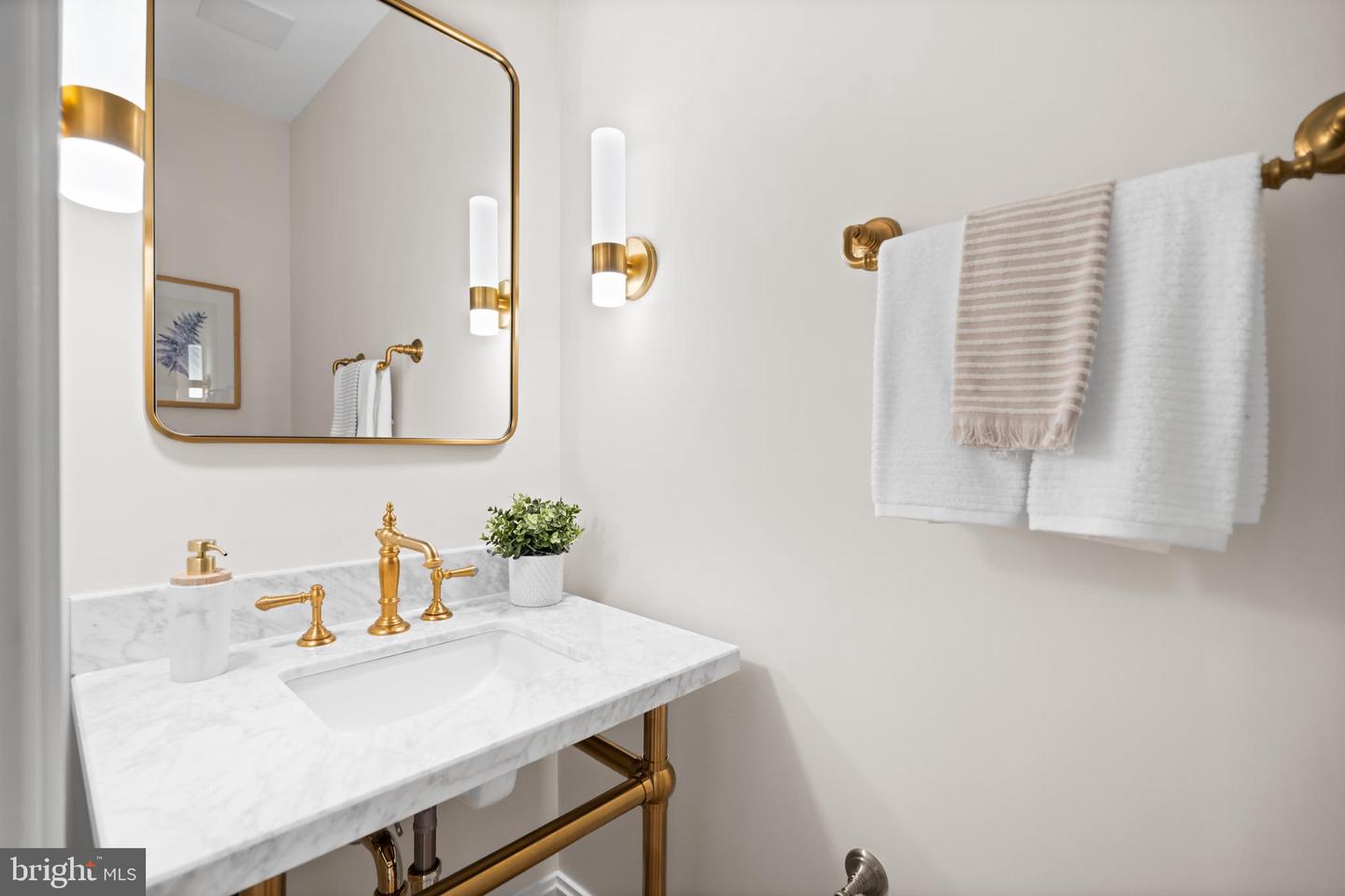 3748 HUNTINGTON ST NW, WASHINGTON, District Of Columbia 20015, 6 Bedrooms Bedrooms, ,5 BathroomsBathrooms,Residential,For sale,3748 HUNTINGTON ST NW,DCDC2216992 MLS # DCDC2216992