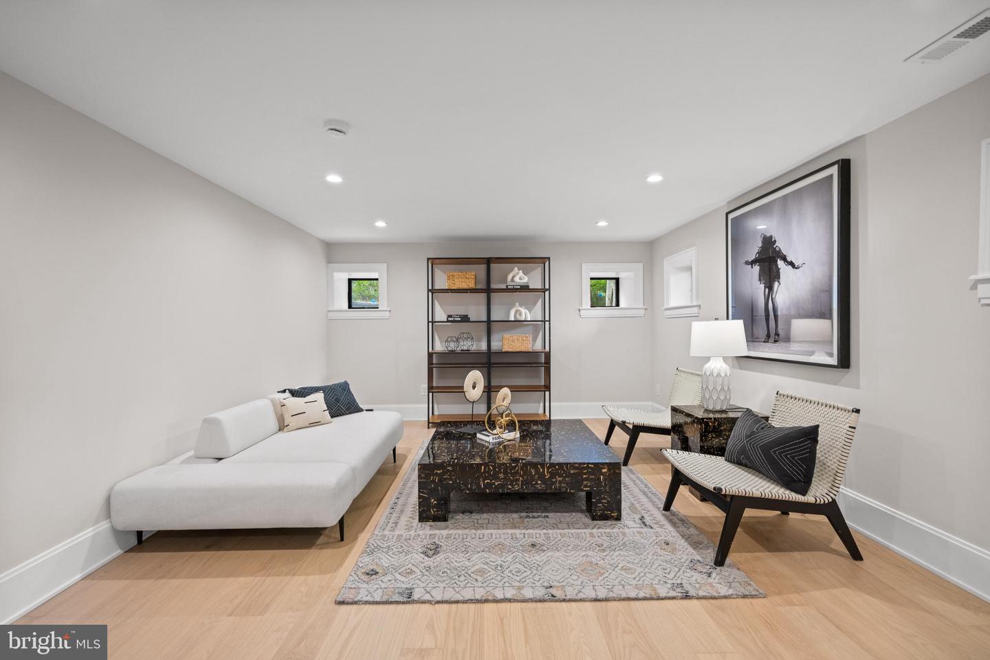 3748 HUNTINGTON ST NW, WASHINGTON, District Of Columbia 20015, 6 Bedrooms Bedrooms, ,5 BathroomsBathrooms,Residential,For sale,3748 HUNTINGTON ST NW,DCDC2216992 MLS # DCDC2216992