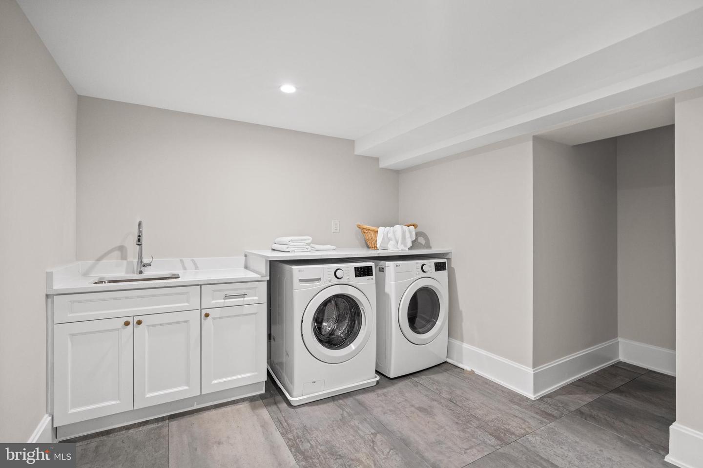 3748 HUNTINGTON ST NW, WASHINGTON, District Of Columbia 20015, 6 Bedrooms Bedrooms, ,5 BathroomsBathrooms,Residential,For sale,3748 HUNTINGTON ST NW,DCDC2216992 MLS # DCDC2216992