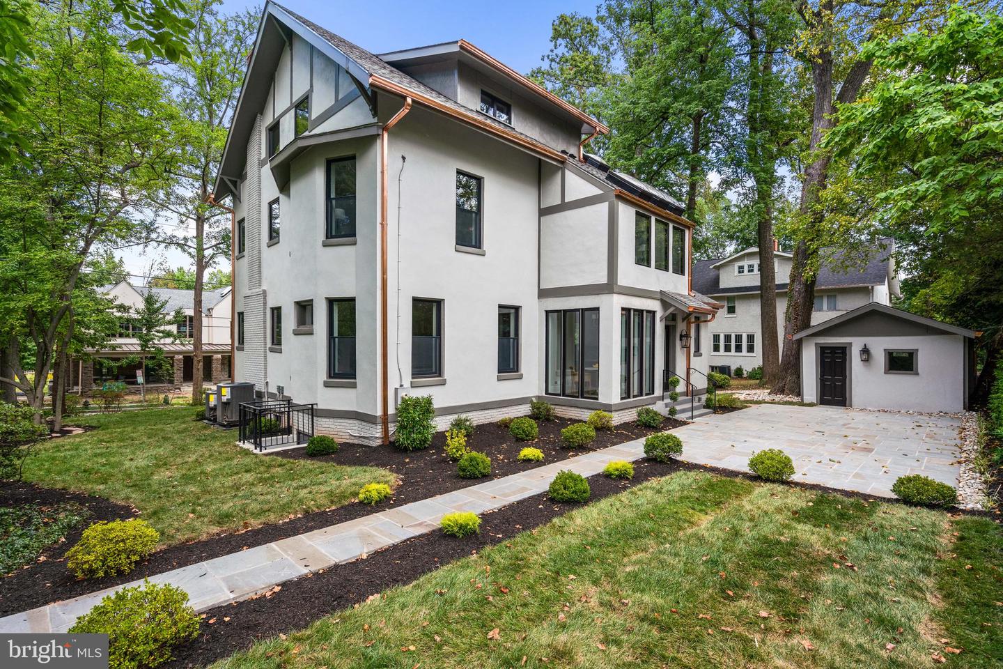 3748 HUNTINGTON ST NW, WASHINGTON, District Of Columbia 20015, 6 Bedrooms Bedrooms, ,5 BathroomsBathrooms,Residential,For sale,3748 HUNTINGTON ST NW,DCDC2216992 MLS # DCDC2216992