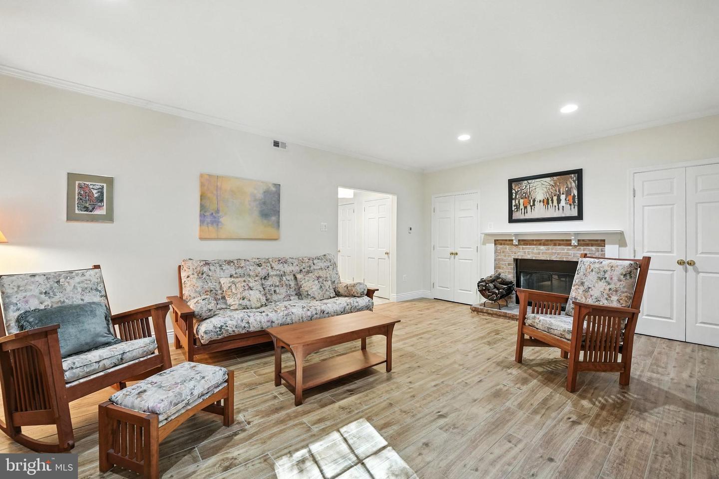 2319 S QUEEN ST, ARLINGTON, Virginia 22202, 4 Bedrooms Bedrooms, ,3 BathroomsBathrooms,Residential,For sale,2319 S QUEEN ST,VAAR2062814 MLS # VAAR2062814