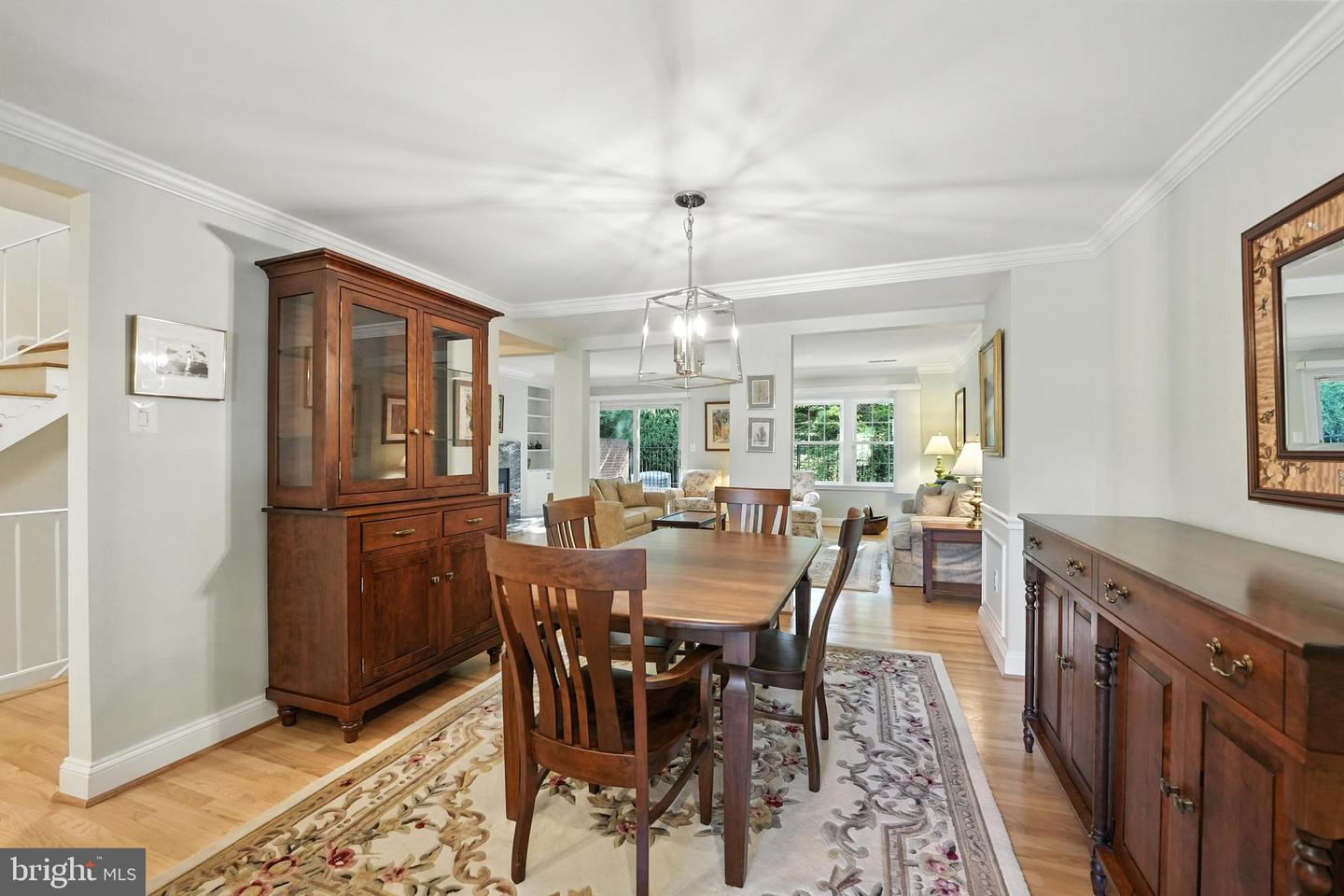2319 S QUEEN ST, ARLINGTON, Virginia 22202, 4 Bedrooms Bedrooms, ,3 BathroomsBathrooms,Residential,For sale,2319 S QUEEN ST,VAAR2062814 MLS # VAAR2062814