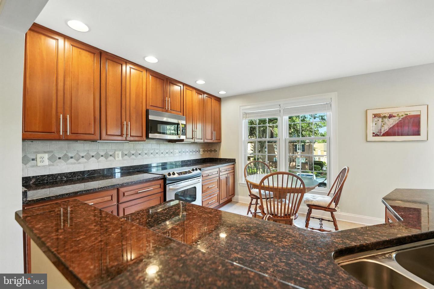 2319 S QUEEN ST, ARLINGTON, Virginia 22202, 4 Bedrooms Bedrooms, ,3 BathroomsBathrooms,Residential,For sale,2319 S QUEEN ST,VAAR2062814 MLS # VAAR2062814