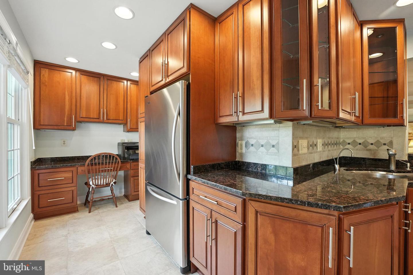 2319 S QUEEN ST, ARLINGTON, Virginia 22202, 4 Bedrooms Bedrooms, ,3 BathroomsBathrooms,Residential,For sale,2319 S QUEEN ST,VAAR2062814 MLS # VAAR2062814