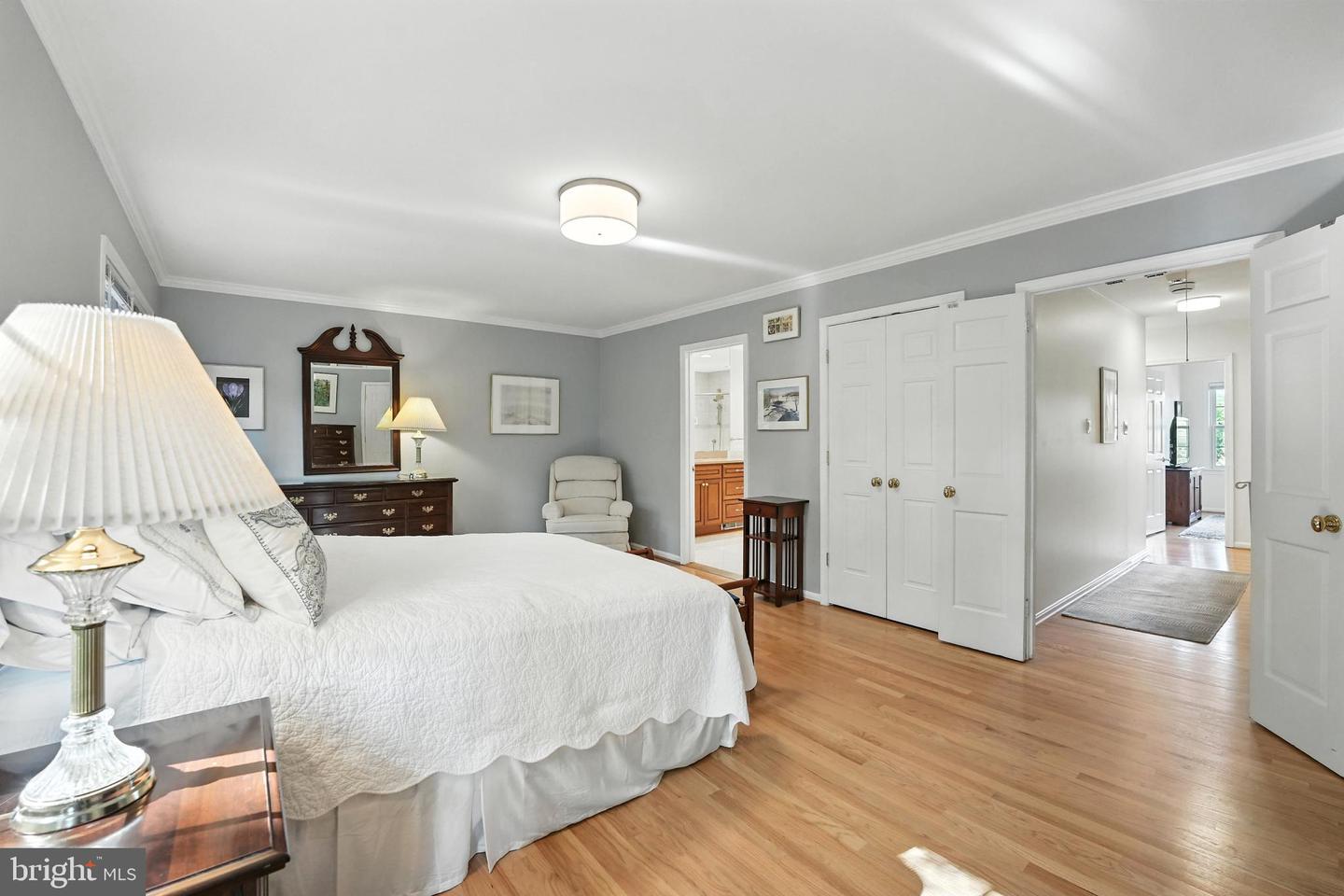 2319 S QUEEN ST, ARLINGTON, Virginia 22202, 4 Bedrooms Bedrooms, ,3 BathroomsBathrooms,Residential,For sale,2319 S QUEEN ST,VAAR2062814 MLS # VAAR2062814