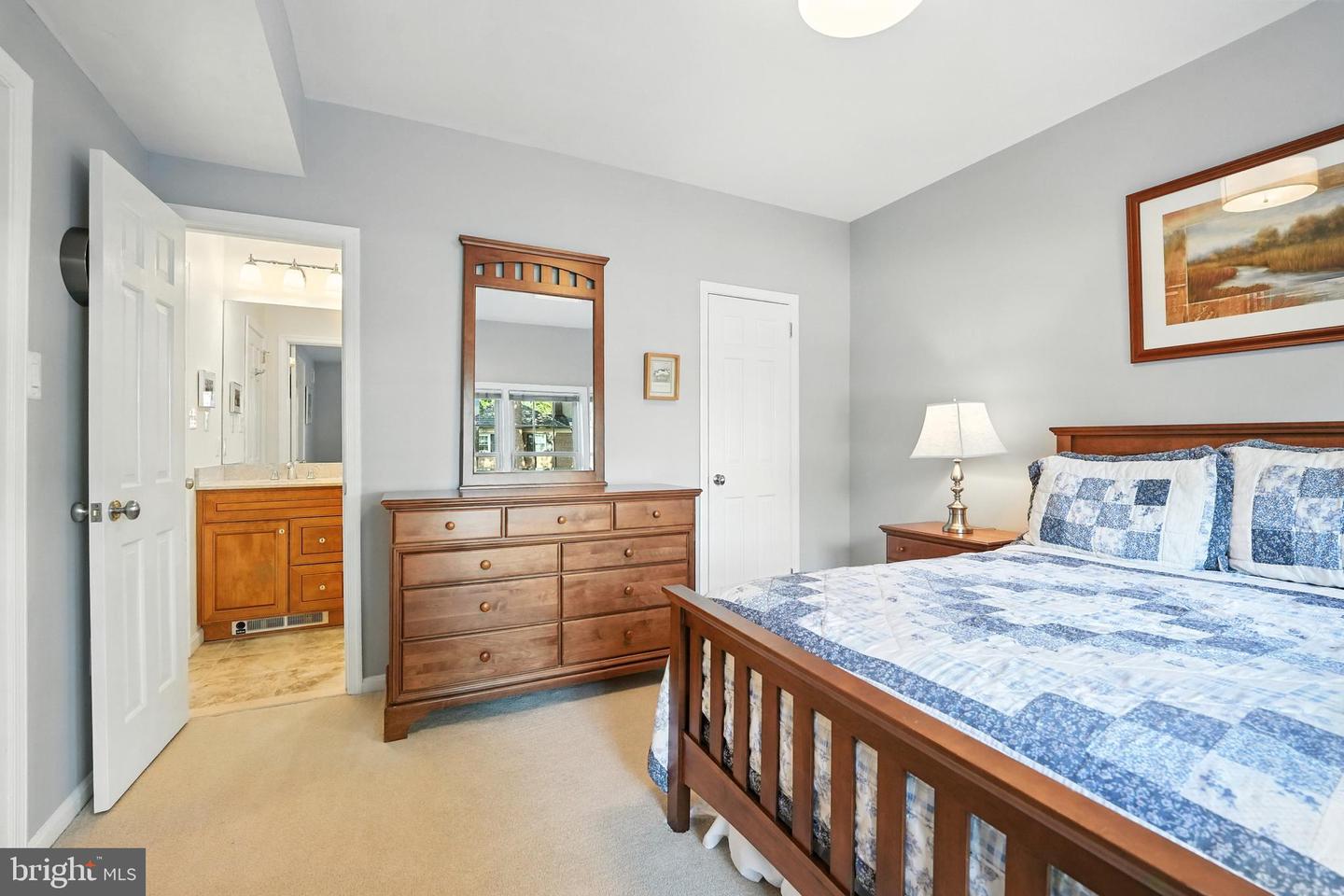 2319 S QUEEN ST, ARLINGTON, Virginia 22202, 4 Bedrooms Bedrooms, ,3 BathroomsBathrooms,Residential,For sale,2319 S QUEEN ST,VAAR2062814 MLS # VAAR2062814