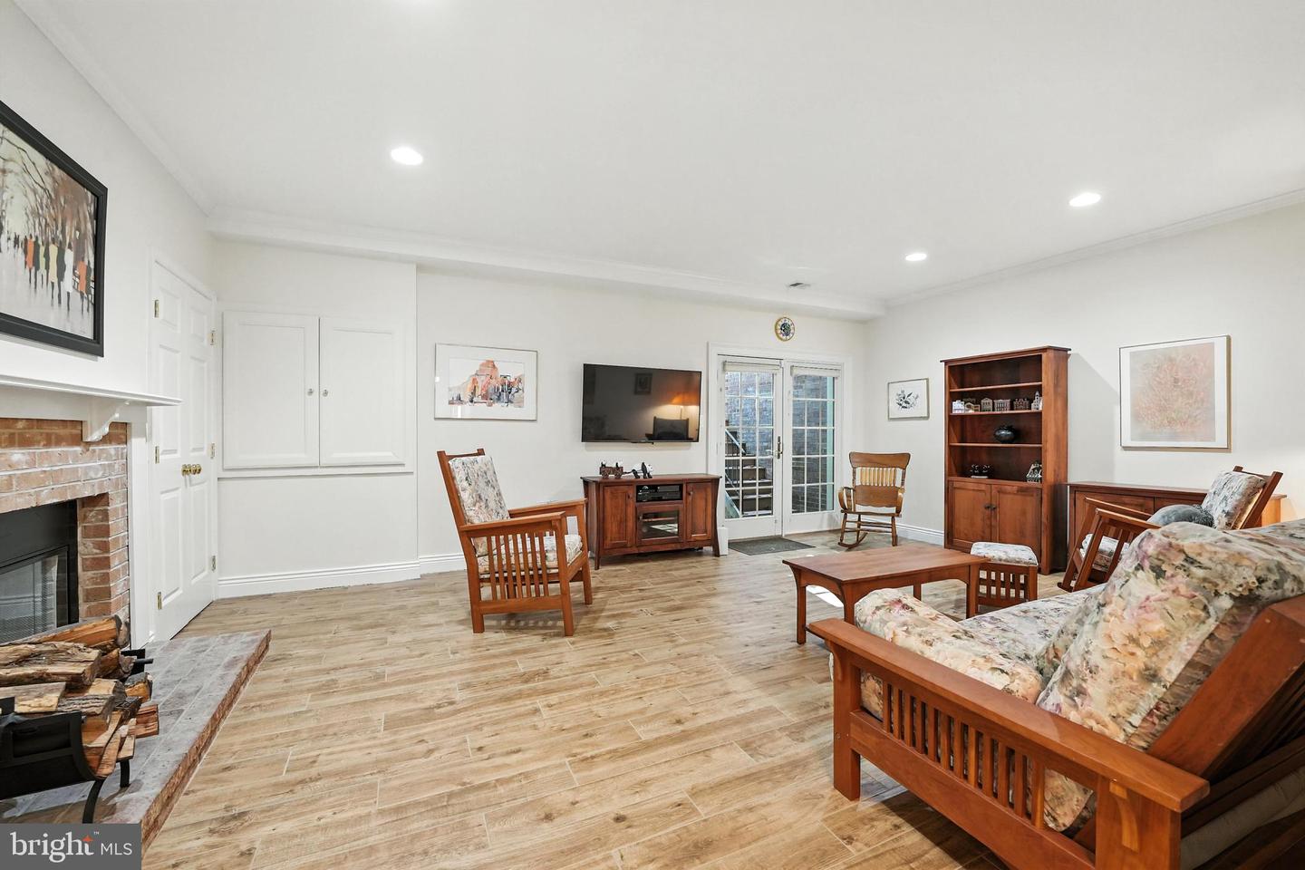 2319 S QUEEN ST, ARLINGTON, Virginia 22202, 4 Bedrooms Bedrooms, ,3 BathroomsBathrooms,Residential,For sale,2319 S QUEEN ST,VAAR2062814 MLS # VAAR2062814