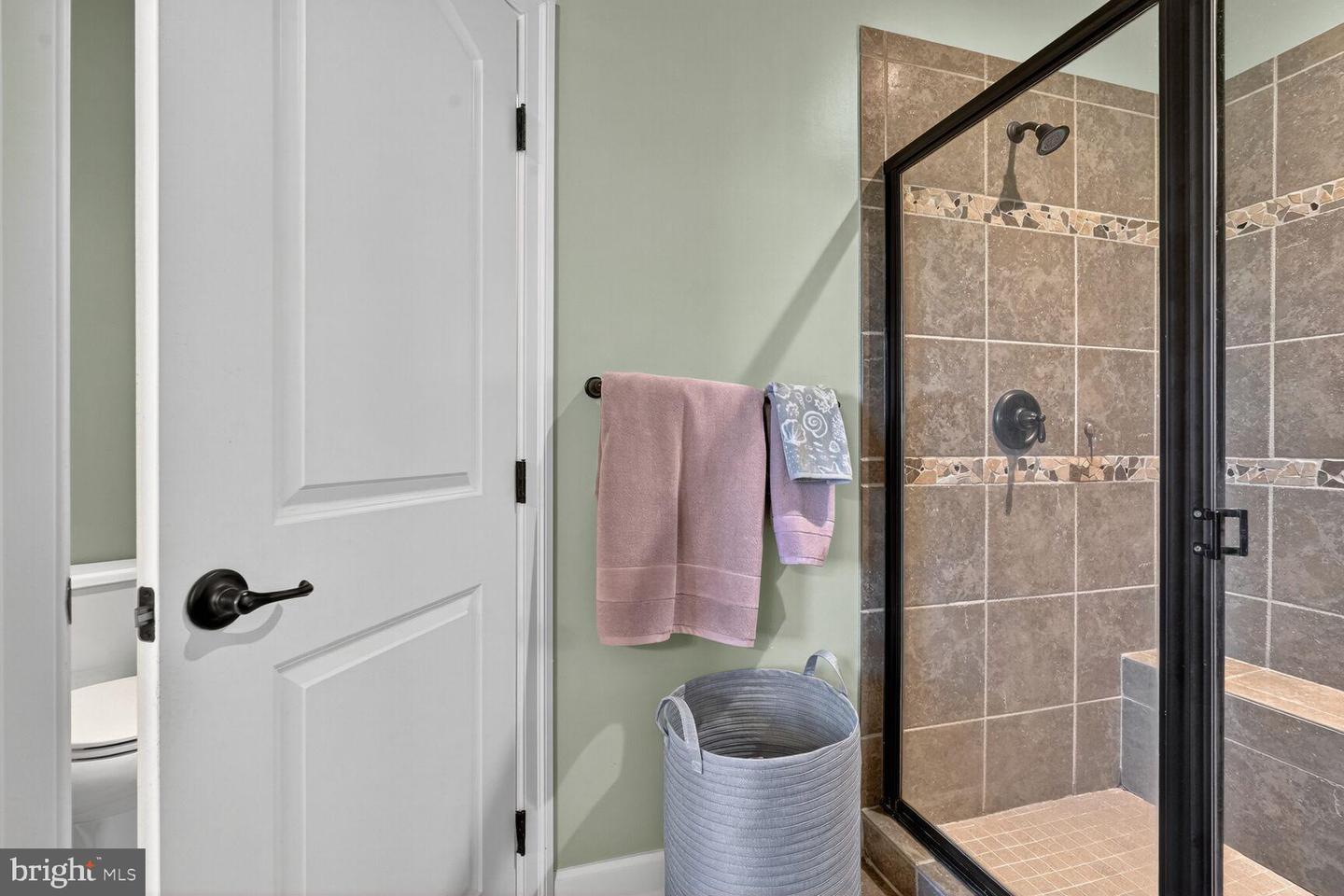 3206 HATCHER ST, ALEXANDRIA, Virginia 22303, 5 Bedrooms Bedrooms, 18 Rooms Rooms,4 BathroomsBathrooms,Residential,For sale,3206 HATCHER ST,VAFX2263702 MLS # VAFX2263702