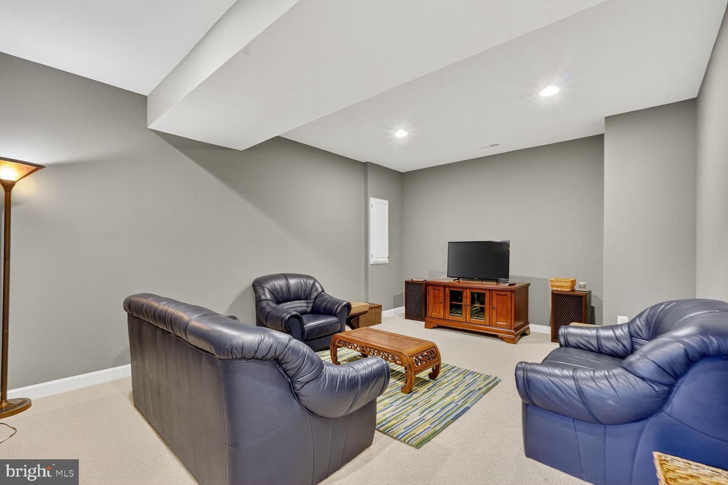 3206 HATCHER ST, ALEXANDRIA, Virginia 22303, 5 Bedrooms Bedrooms, 18 Rooms Rooms,4 BathroomsBathrooms,Residential,For sale,3206 HATCHER ST,VAFX2263702 MLS # VAFX2263702