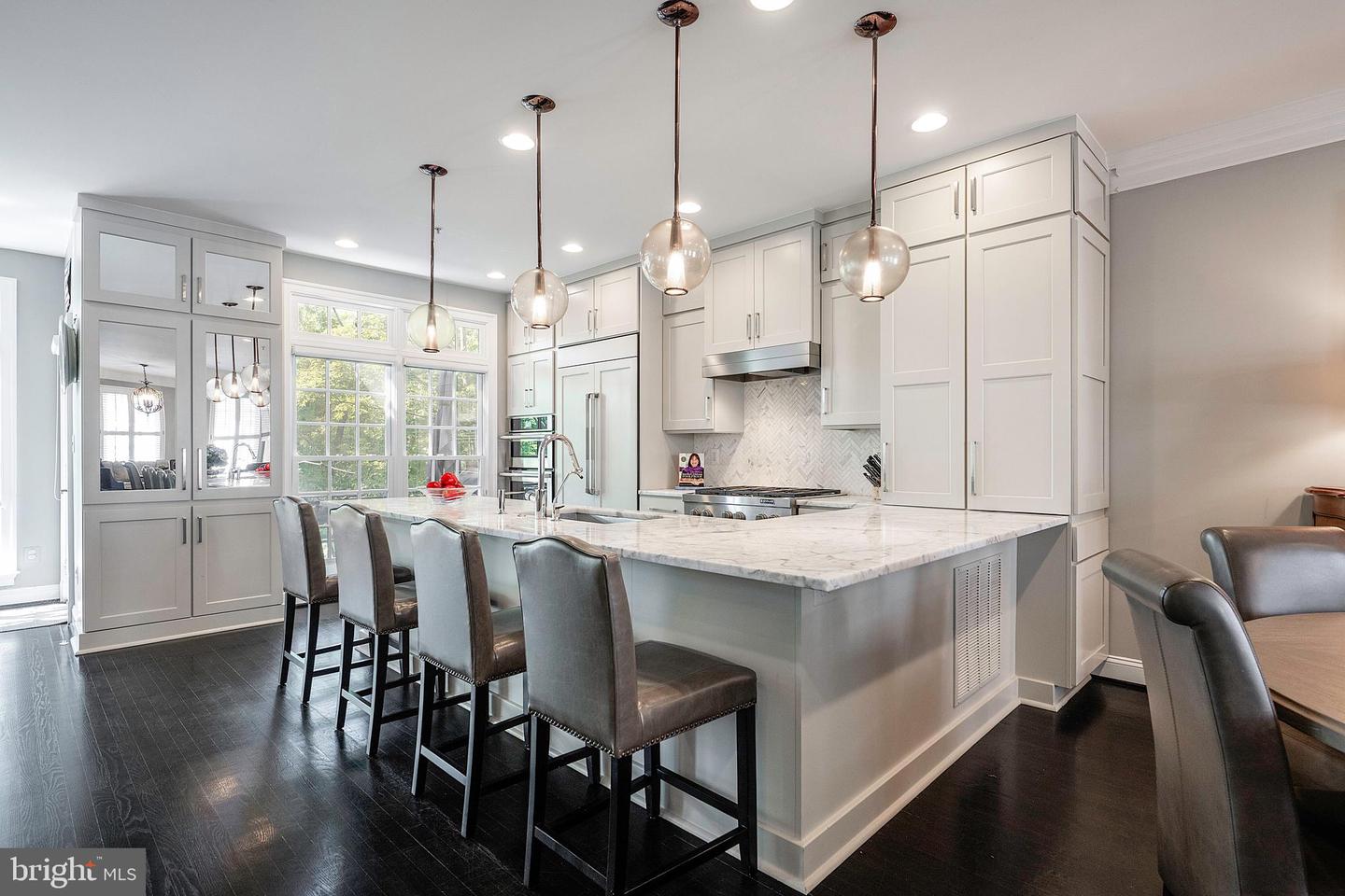 30 ALEXANDER ST, ALEXANDRIA, Virginia 22314, 4 Bedrooms Bedrooms, ,3 BathroomsBathrooms,Residential,For sale,30 ALEXANDER ST,VAAX2049070 MLS # VAAX2049070