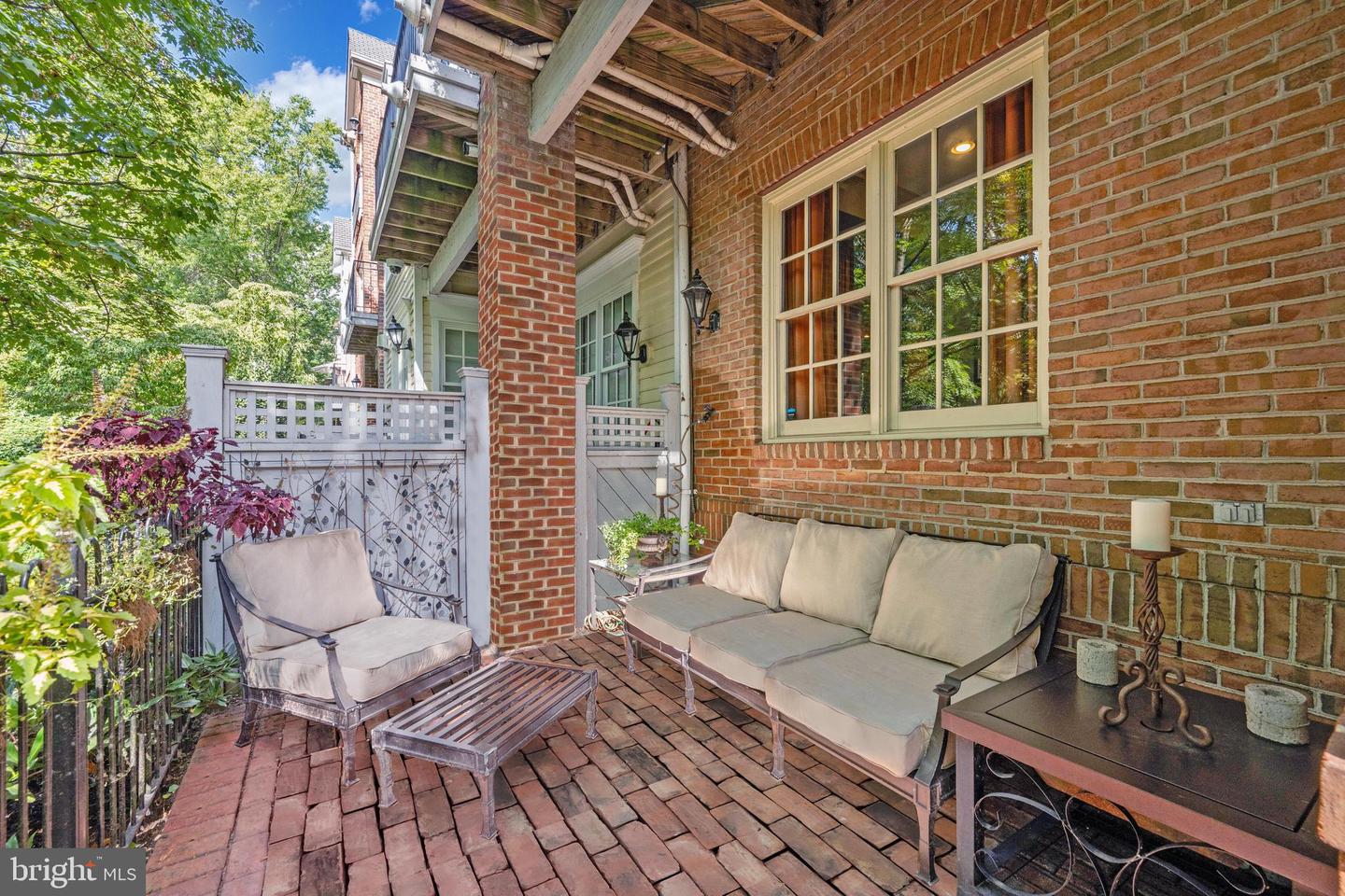 30 ALEXANDER ST, ALEXANDRIA, Virginia 22314, 4 Bedrooms Bedrooms, ,3 BathroomsBathrooms,Residential,For sale,30 ALEXANDER ST,VAAX2049070 MLS # VAAX2049070
