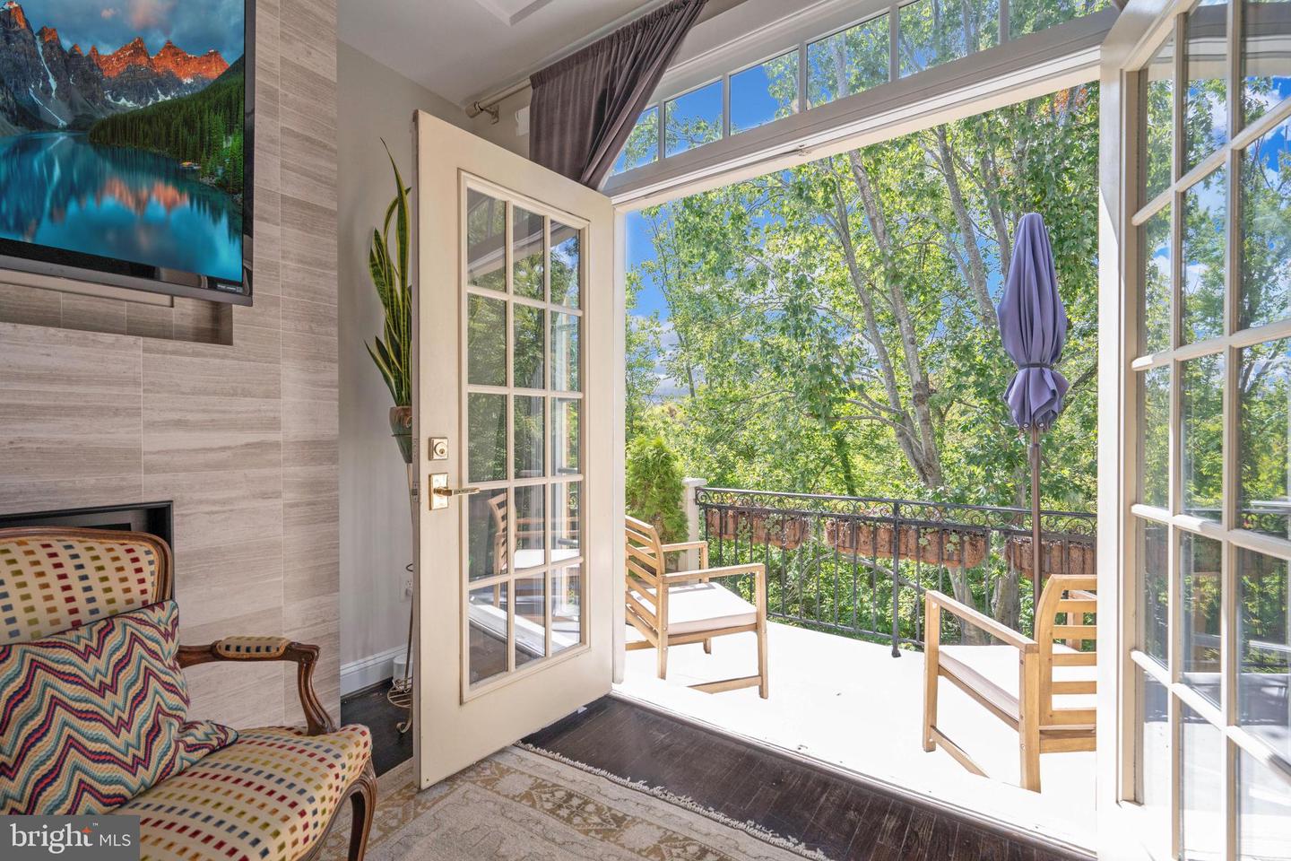 30 ALEXANDER ST, ALEXANDRIA, Virginia 22314, 4 Bedrooms Bedrooms, ,3 BathroomsBathrooms,Residential,For sale,30 ALEXANDER ST,VAAX2049070 MLS # VAAX2049070