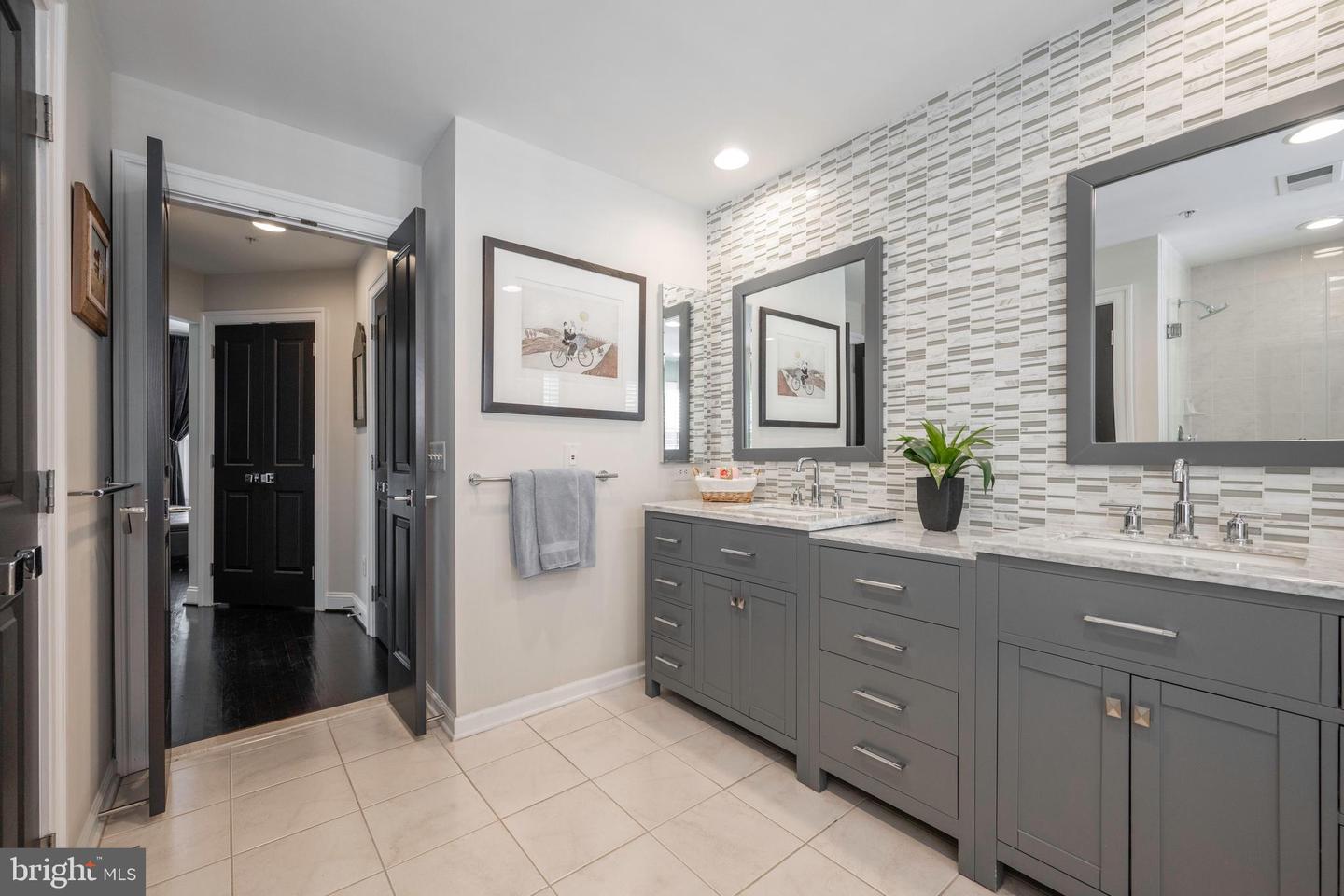 30 ALEXANDER ST, ALEXANDRIA, Virginia 22314, 4 Bedrooms Bedrooms, ,3 BathroomsBathrooms,Residential,For sale,30 ALEXANDER ST,VAAX2049070 MLS # VAAX2049070