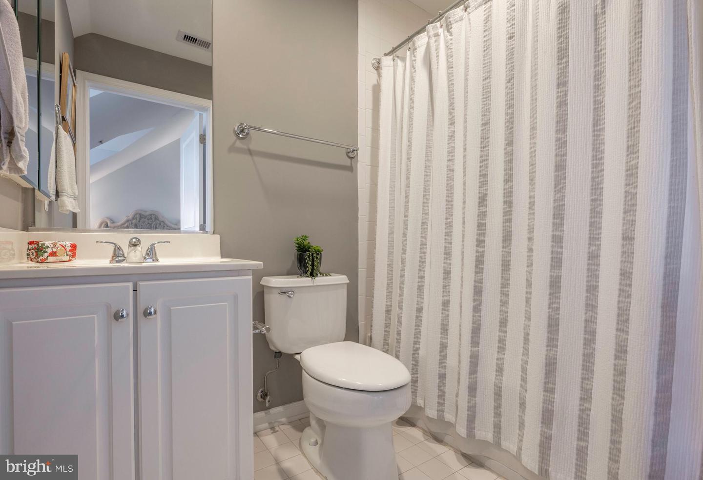 30 ALEXANDER ST, ALEXANDRIA, Virginia 22314, 4 Bedrooms Bedrooms, ,3 BathroomsBathrooms,Residential,For sale,30 ALEXANDER ST,VAAX2049070 MLS # VAAX2049070