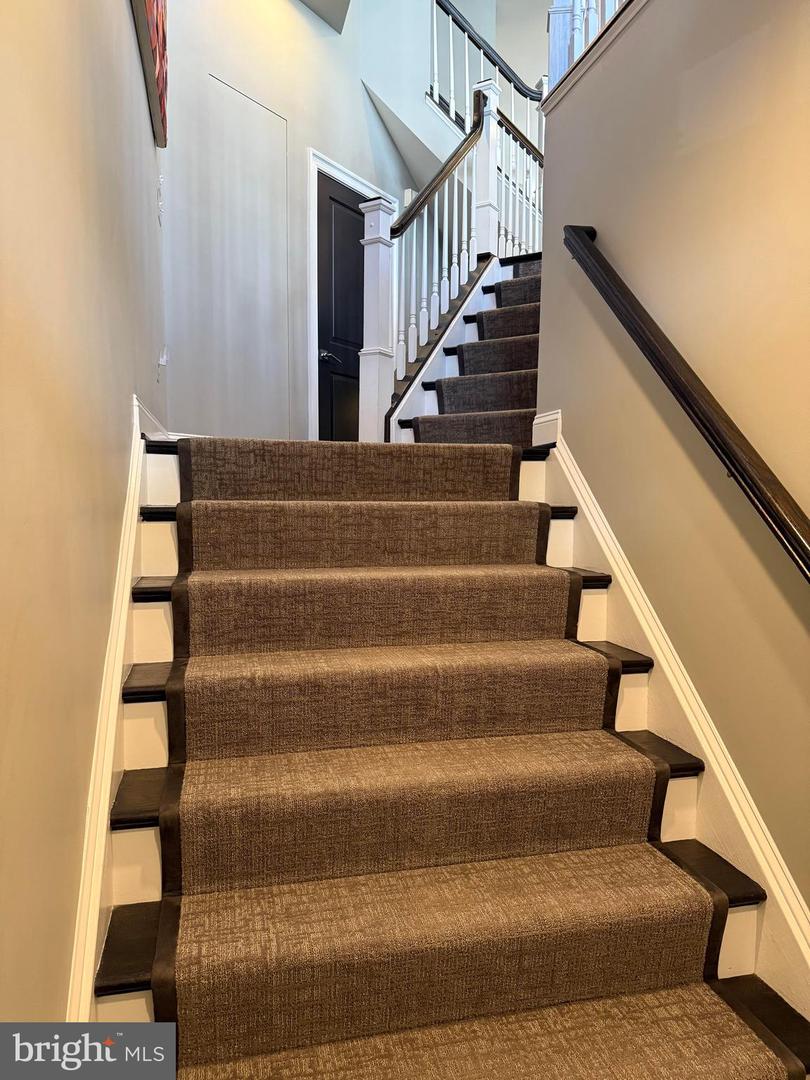 30 ALEXANDER ST, ALEXANDRIA, Virginia 22314, 4 Bedrooms Bedrooms, ,3 BathroomsBathrooms,Residential,For sale,30 ALEXANDER ST,VAAX2049070 MLS # VAAX2049070