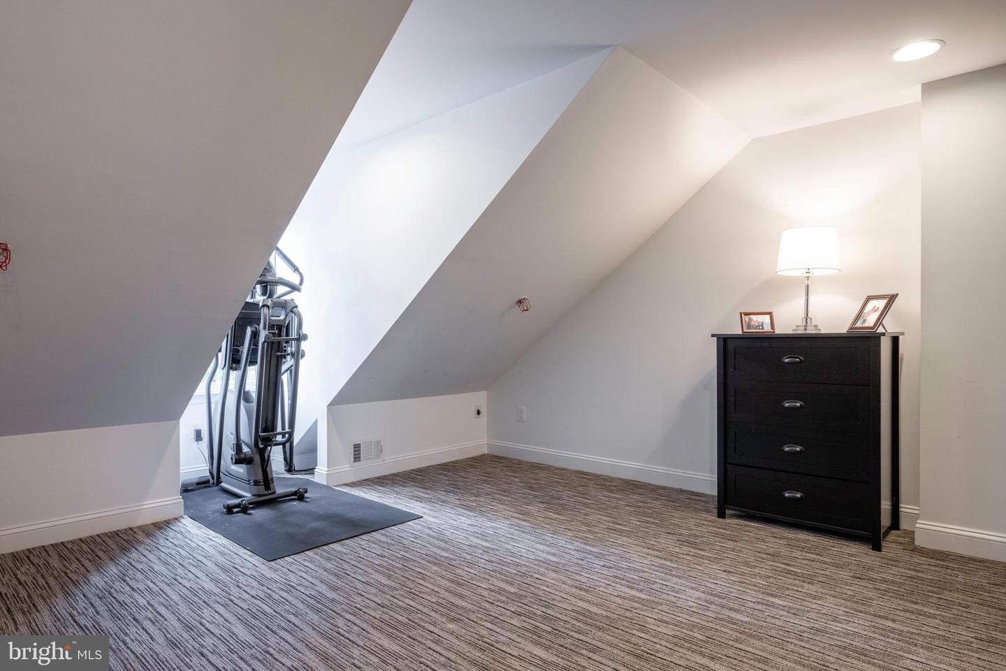 30 ALEXANDER ST, ALEXANDRIA, Virginia 22314, 4 Bedrooms Bedrooms, ,3 BathroomsBathrooms,Residential,For sale,30 ALEXANDER ST,VAAX2049070 MLS # VAAX2049070