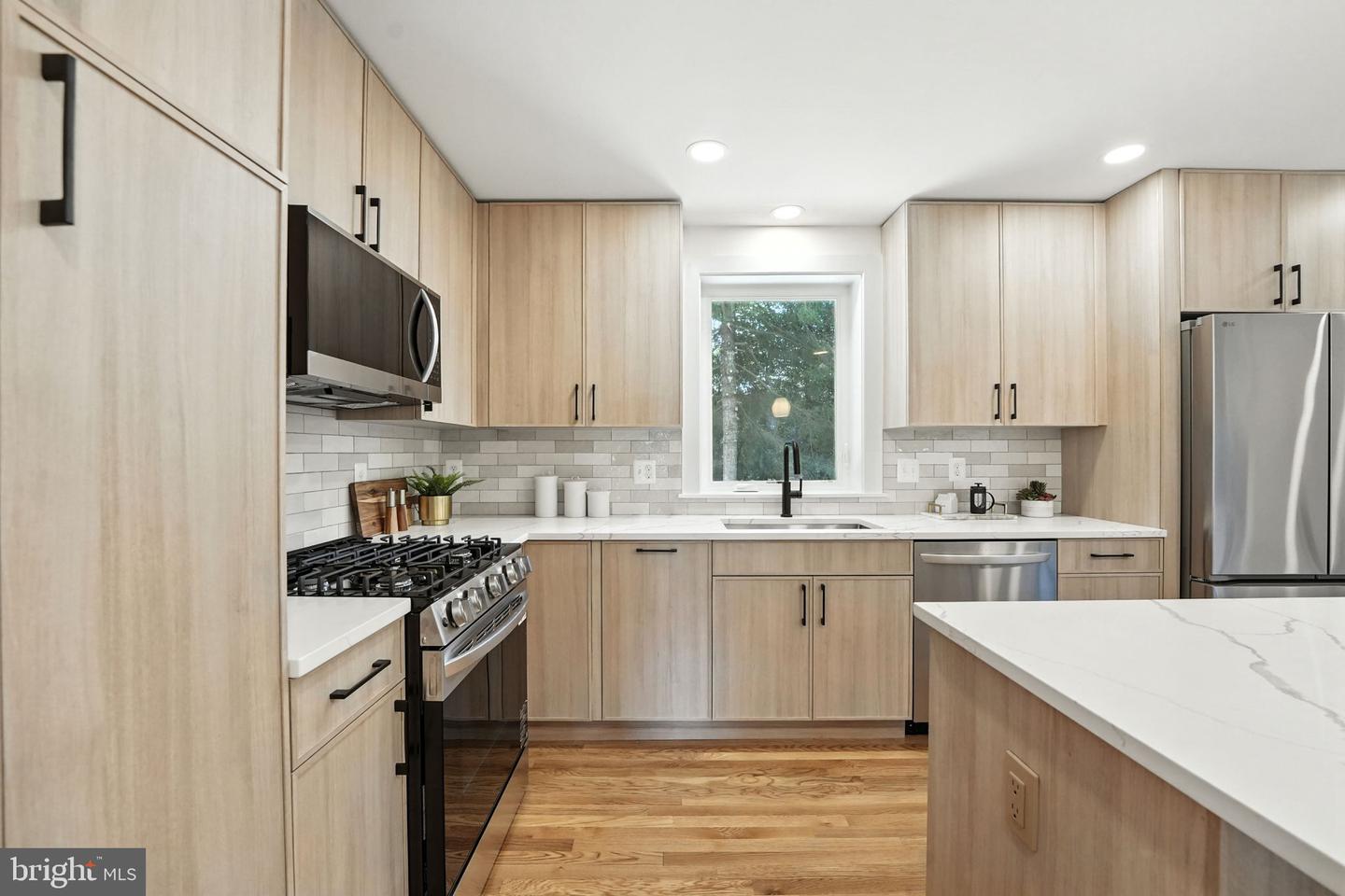 8711 WESTWOOD DR, VIENNA, Virginia 22182, 5 Bedrooms Bedrooms, ,3 BathroomsBathrooms,Residential,For sale,8711 WESTWOOD DR,VAFX2263820 MLS # VAFX2263820