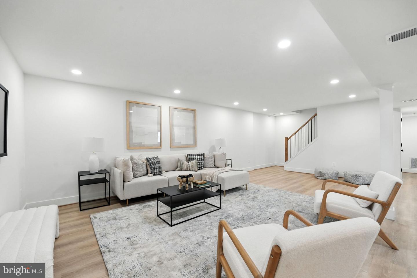 8711 WESTWOOD DR, VIENNA, Virginia 22182, 5 Bedrooms Bedrooms, ,3 BathroomsBathrooms,Residential,For sale,8711 WESTWOOD DR,VAFX2263820 MLS # VAFX2263820