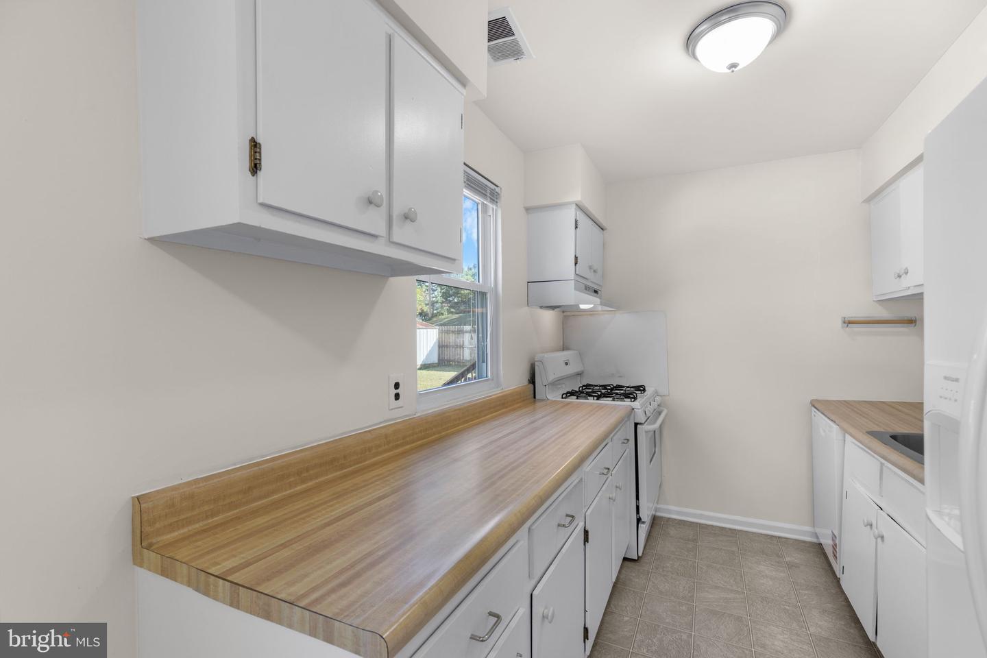 1102 JAMES MADISON CIR, FREDERICKSBURG, Virginia 22405, 3 Bedrooms Bedrooms, ,2 BathroomsBathrooms,Residential,For sale,1102 JAMES MADISON CIR,VAST2042240 MLS # VAST2042240