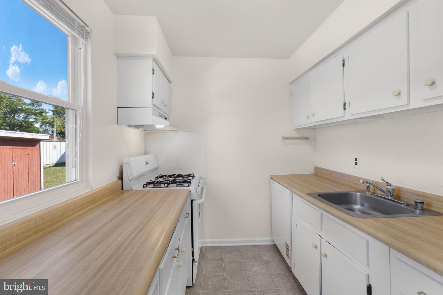 1102 JAMES MADISON CIR, FREDERICKSBURG, Virginia 22405, 3 Bedrooms Bedrooms, ,2 BathroomsBathrooms,Residential,For sale,1102 JAMES MADISON CIR,VAST2042240 MLS # VAST2042240