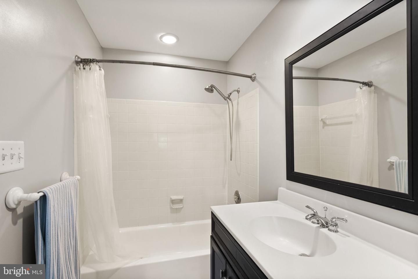 6117 MOUNTAIN SPRINGS LN, CLIFTON, Virginia 20124, 5 Bedrooms Bedrooms, ,3 BathroomsBathrooms,Residential,For sale,6117 MOUNTAIN SPRINGS LN,VAFX2264036 MLS # VAFX2264036