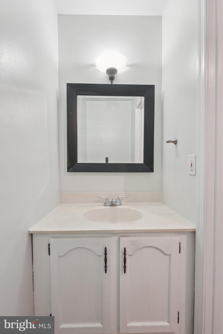 7801 BYRDS NEST PASS, ANNANDALE, Virginia 22003, 3 Bedrooms Bedrooms, ,2 BathroomsBathrooms,Residential,For sale,7801 BYRDS NEST PASS,VAFX2264076 MLS # VAFX2264076