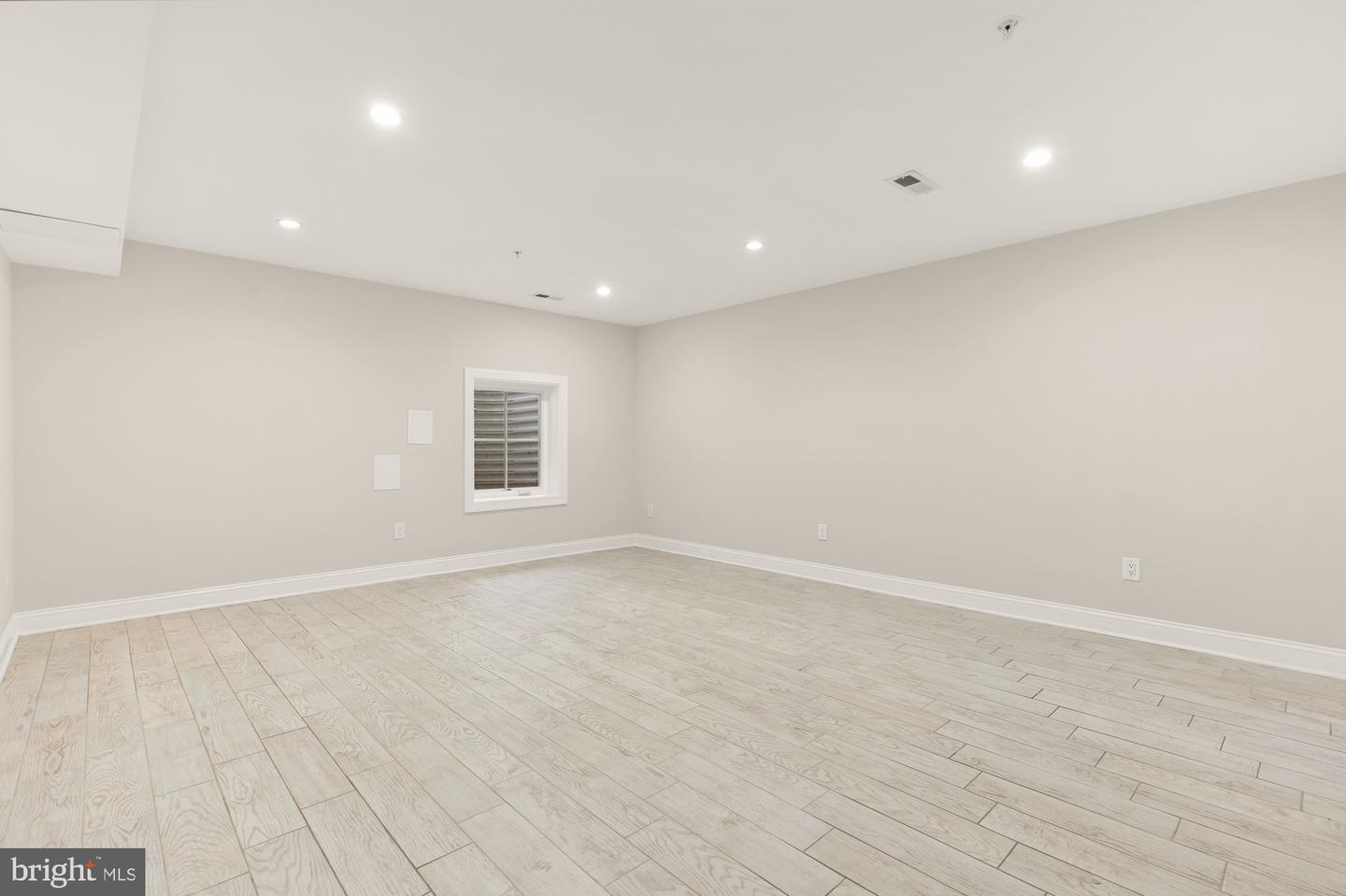 1820 INDEPENDENCE AVE SE #1, WASHINGTON, District Of Columbia 20003, 3 Bedrooms Bedrooms, ,2 BathroomsBathrooms,Residential,For sale,1820 INDEPENDENCE AVE SE #1,DCDC2217374 MLS # DCDC2217374 1820 INDEPENDENCE AVE SE #1, WASHINGTON, District Of Columbia 20003, 3 Bedrooms Bedrooms, ,2 BathroomsBathrooms,Residential,For sale,1820 INDEPENDENCE AVE SE #1,DCDC2217374 MLS # DCDC2217374