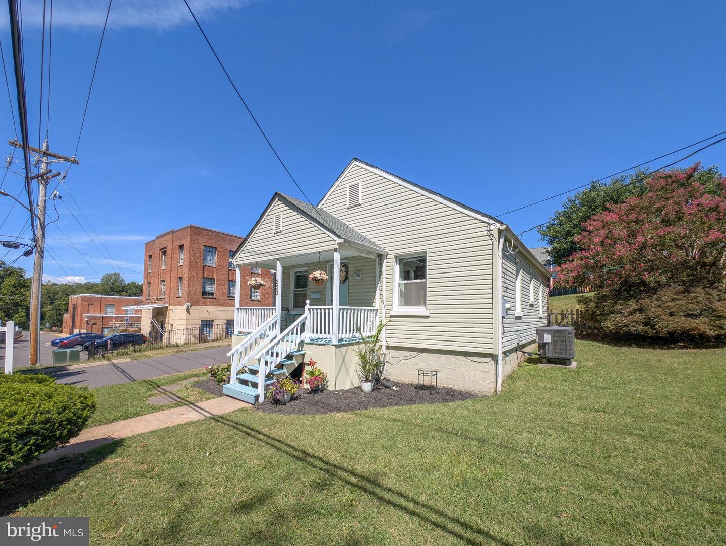 333 SPRING ST, CULPEPER, Virginia 22701, 2 Bedrooms Bedrooms, 3 Rooms Rooms,1 BathroomBathrooms,Residential,For sale,333 SPRING ST,VACU2011450 MLS # VACU2011450