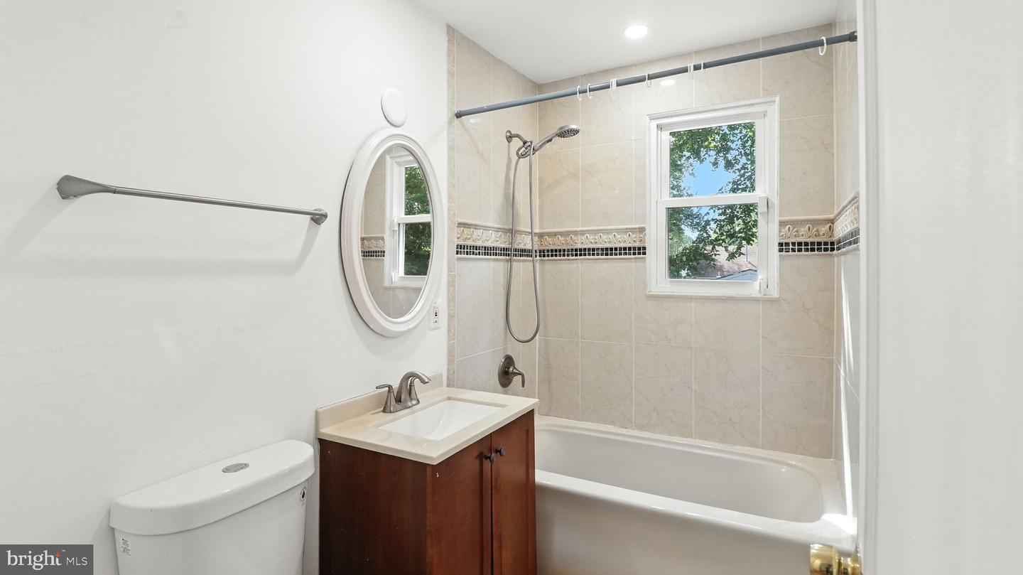 6911 ARLINGTON BLVD, FALLS CHURCH, Virginia 22042, 5 Bedrooms Bedrooms, 6 Rooms Rooms,3 BathroomsBathrooms,Residential,For sale,6911 ARLINGTON BLVD,VAFX2264134 MLS # VAFX2264134