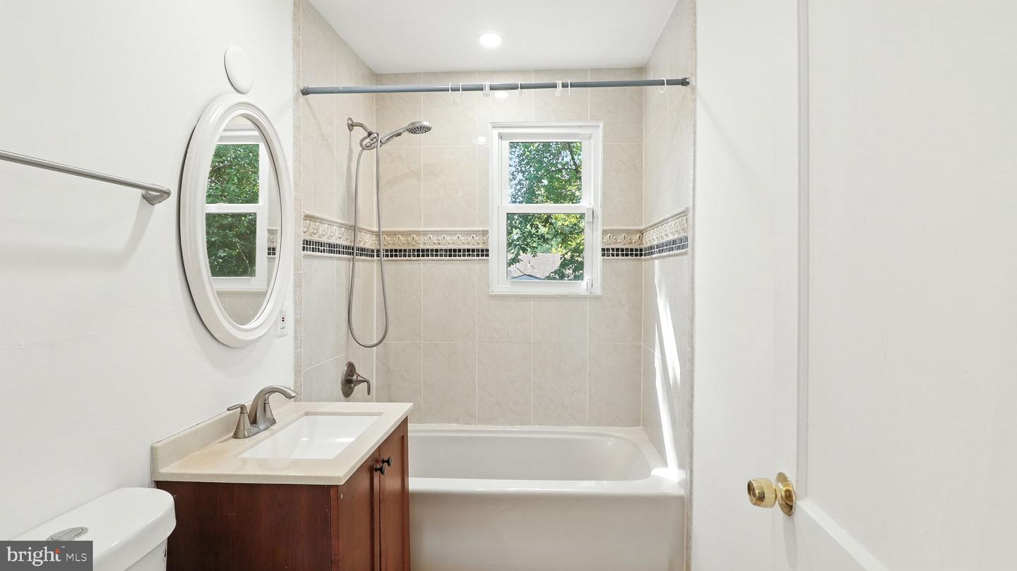 6911 ARLINGTON BLVD, FALLS CHURCH, Virginia 22042, 5 Bedrooms Bedrooms, 6 Rooms Rooms,3 BathroomsBathrooms,Residential,For sale,6911 ARLINGTON BLVD,VAFX2264134 MLS # VAFX2264134
