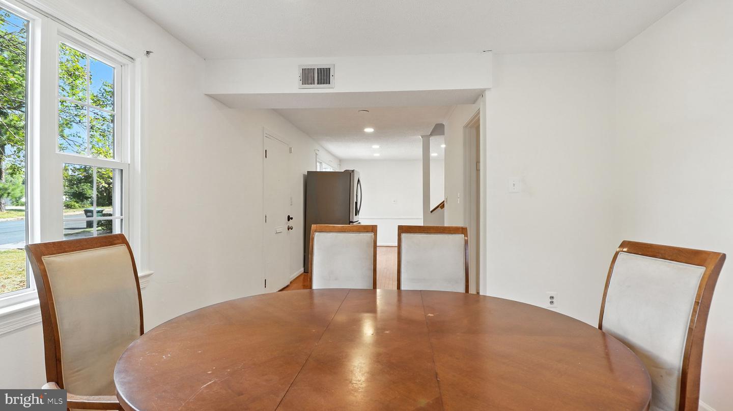 6911 ARLINGTON BLVD, FALLS CHURCH, Virginia 22042, 5 Bedrooms Bedrooms, 6 Rooms Rooms,3 BathroomsBathrooms,Residential,For sale,6911 ARLINGTON BLVD,VAFX2264134 MLS # VAFX2264134
