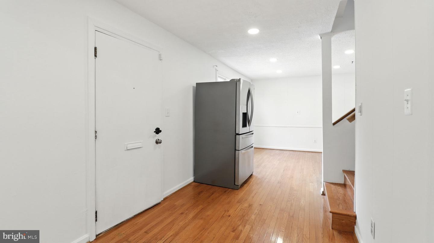 6911 ARLINGTON BLVD, FALLS CHURCH, Virginia 22042, 5 Bedrooms Bedrooms, 6 Rooms Rooms,3 BathroomsBathrooms,Residential,For sale,6911 ARLINGTON BLVD,VAFX2264134 MLS # VAFX2264134