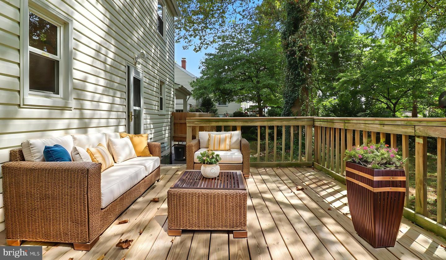 6911 ARLINGTON BLVD, FALLS CHURCH, Virginia 22042, 5 Bedrooms Bedrooms, 6 Rooms Rooms,3 BathroomsBathrooms,Residential,For sale,6911 ARLINGTON BLVD,VAFX2264134 MLS # VAFX2264134