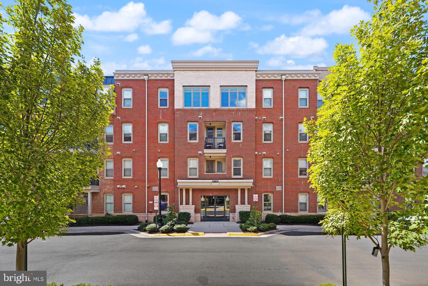 23631 HAVELOCK WALK TER #318, ASHBURN, Virginia 20148, 2 Bedrooms Bedrooms, ,2 BathroomsBathrooms,Residential,For sale,23631 HAVELOCK WALK TER #318,VALO2105714 MLS # VALO2105714