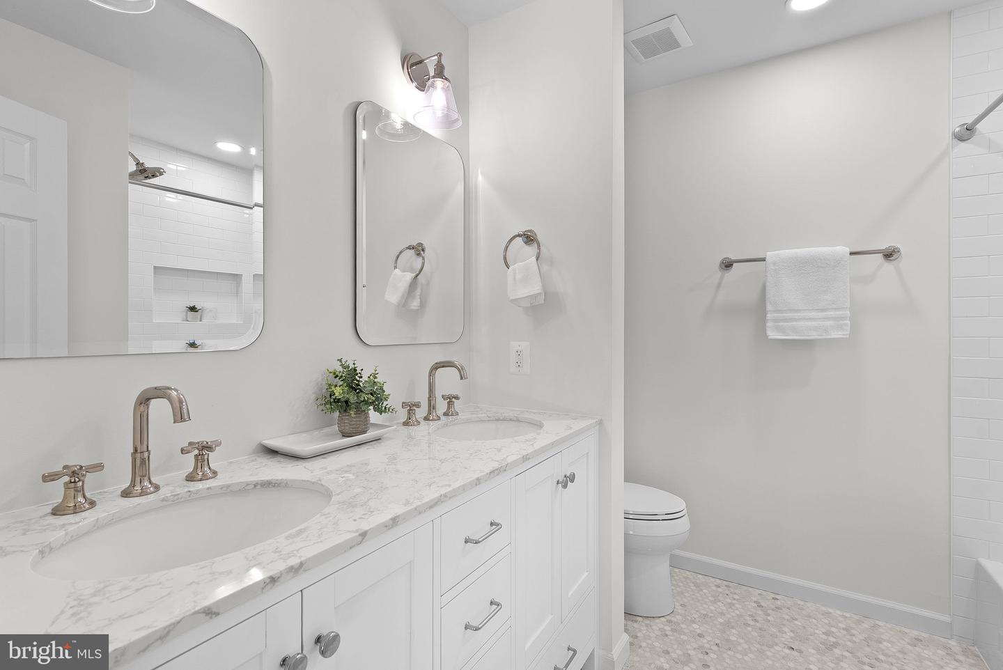 17509 PINEHURST CT, PURCELLVILLE, Virginia 20132, 5 Bedrooms Bedrooms, ,4 BathroomsBathrooms,Residential,For sale,17509 PINEHURST CT,VALO2105726 MLS # VALO2105726