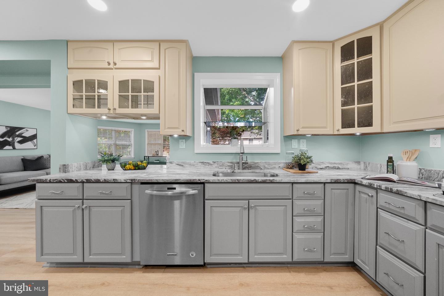 10429 HEADLY CT, FAIRFAX, Virginia 22032, 5 Bedrooms Bedrooms, ,4 BathroomsBathrooms,Residential,For sale,10429 HEADLY CT,VAFX2264200 MLS # VAFX2264200