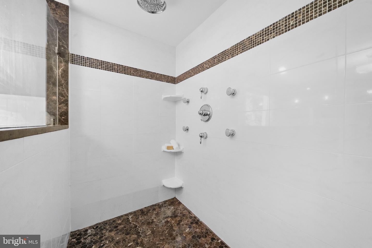 10429 HEADLY CT, FAIRFAX, Virginia 22032, 5 Bedrooms Bedrooms, ,4 BathroomsBathrooms,Residential,For sale,10429 HEADLY CT,VAFX2264200 MLS # VAFX2264200