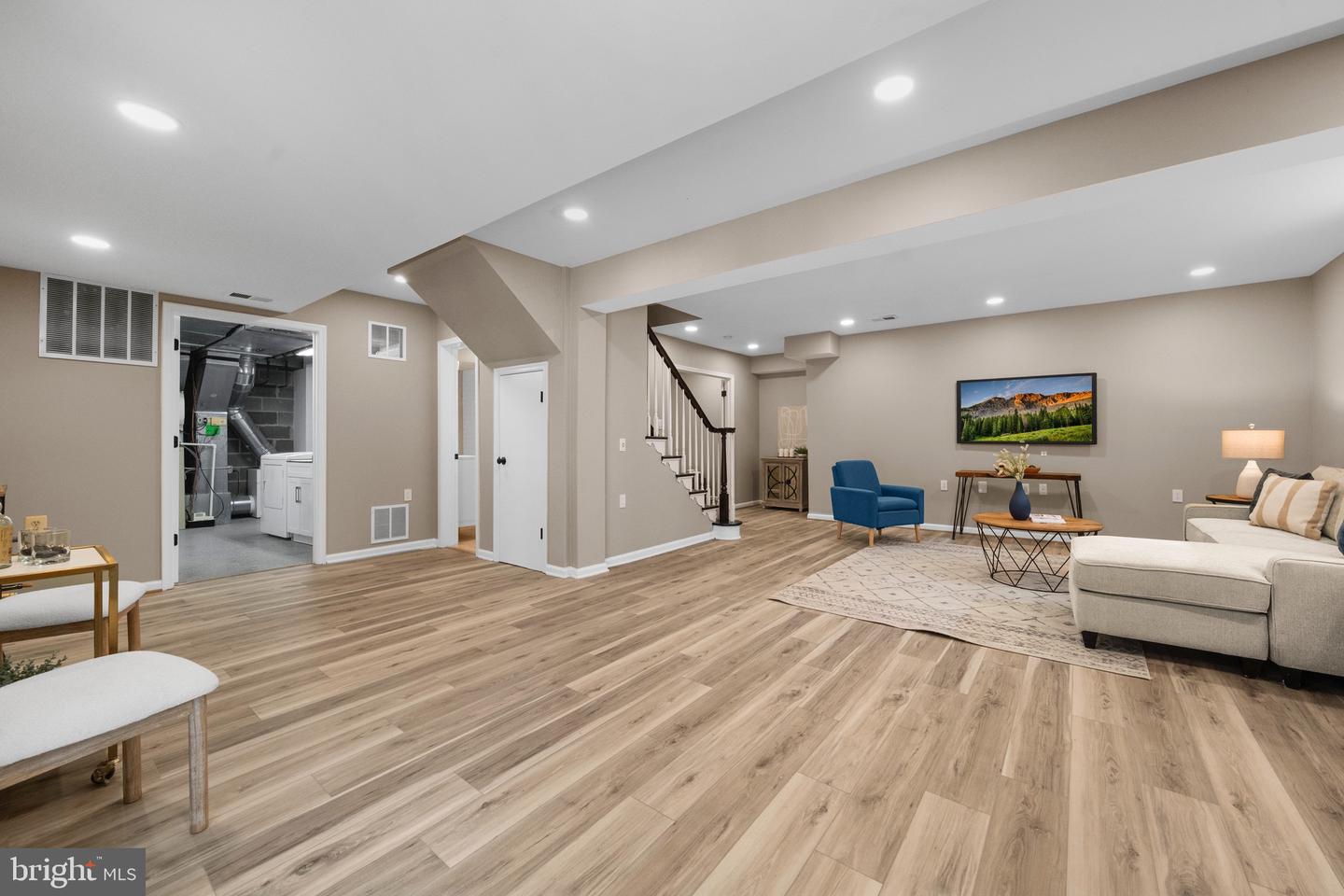 10429 HEADLY CT, FAIRFAX, Virginia 22032, 5 Bedrooms Bedrooms, ,4 BathroomsBathrooms,Residential,For sale,10429 HEADLY CT,VAFX2264200 MLS # VAFX2264200